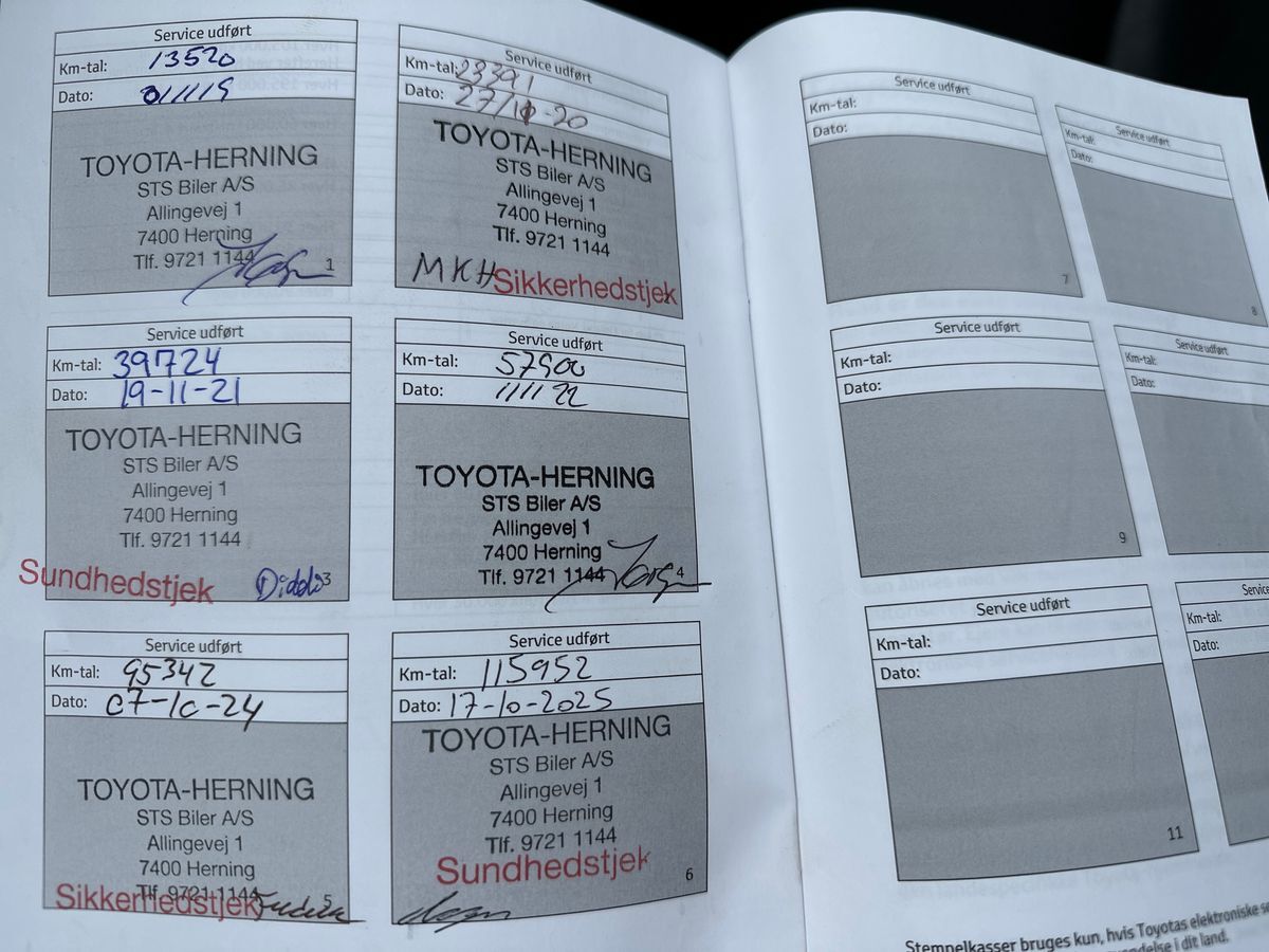 Billede af Toyota C-HR 1,8 Hybrid C-LUB Premium Selected Multidrive S 122HK 5d Aut.