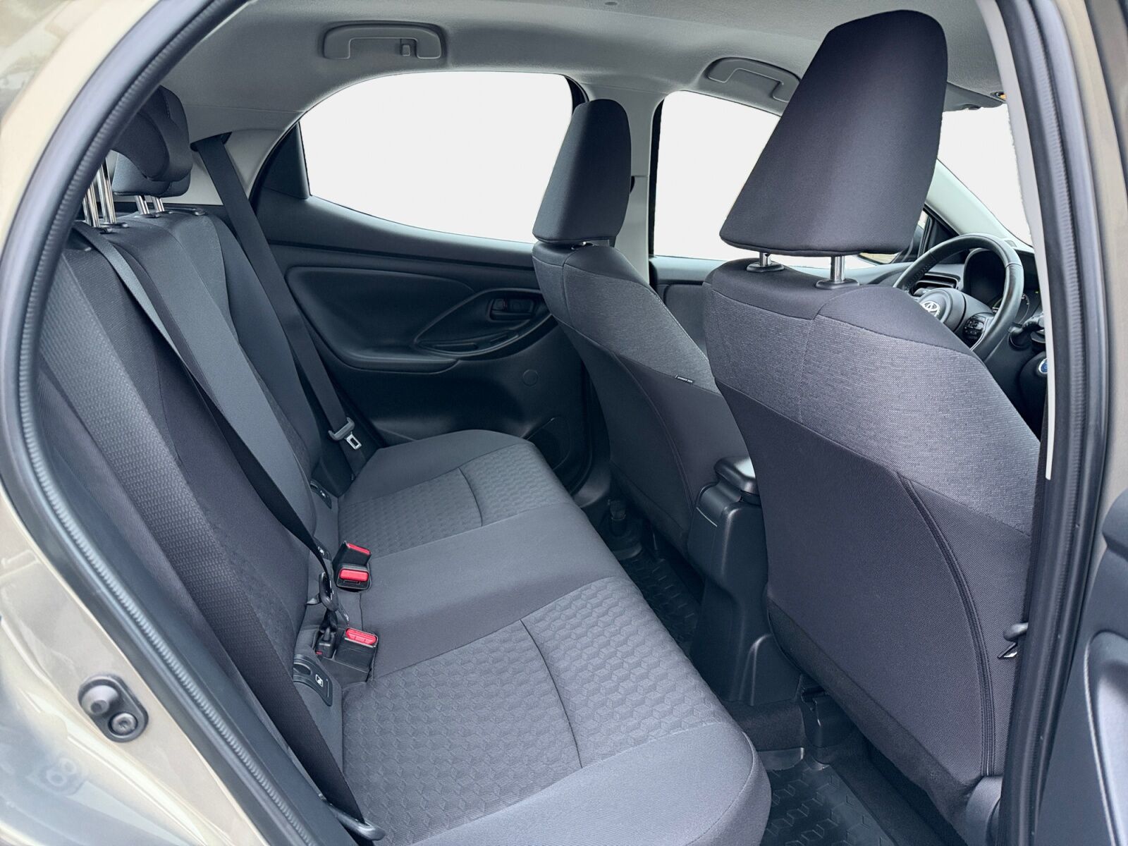 Billede af Toyota Yaris 1,5 Hybrid Active Technology Plus 116HK 5d Trinl. Gear