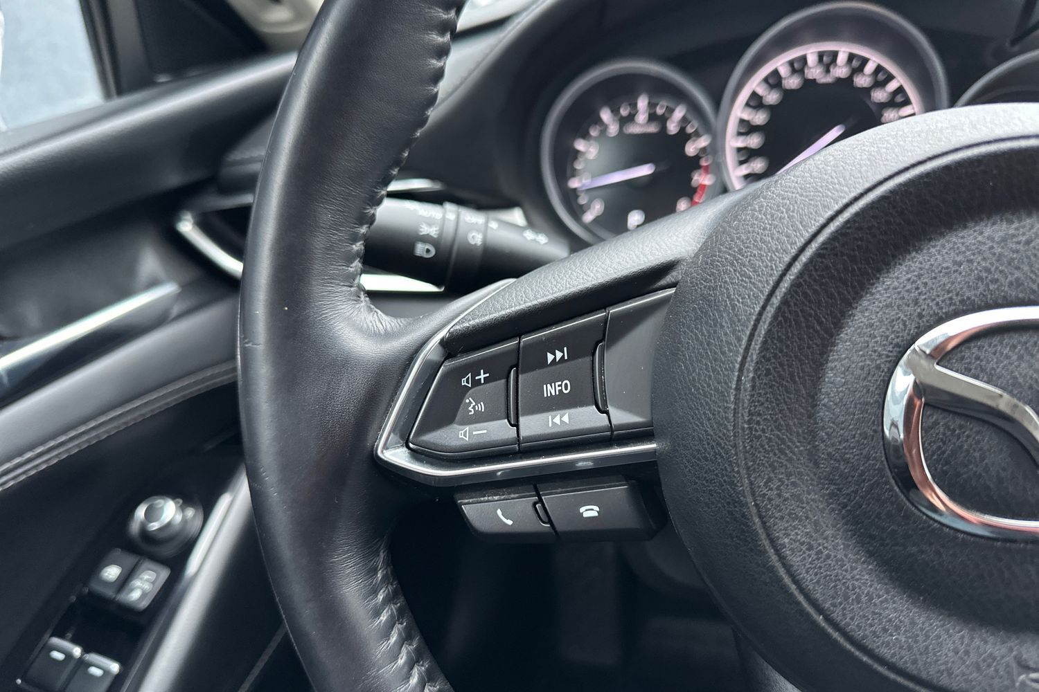 Billede af Mazda 6 2,0 Skyactiv-G Premium 165HK Stc 6g Aut.