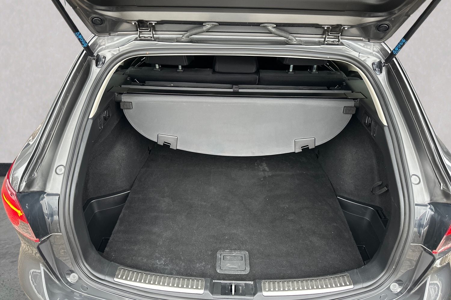 Billede af Mazda 6 2,0 Skyactiv-G Premium 165HK Stc 6g Aut.