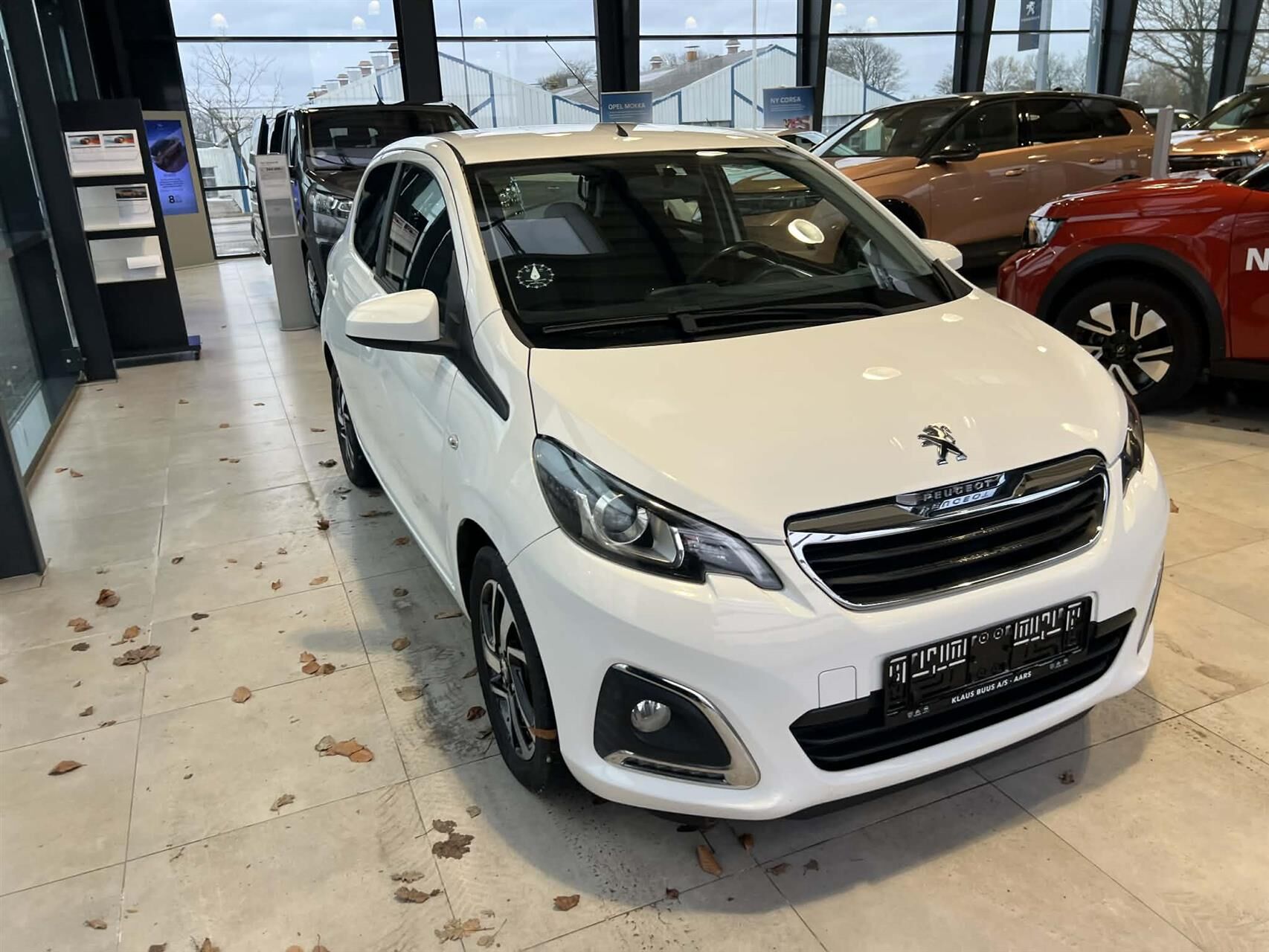 Billede af Peugeot 108 1,0 e-Vti Allure+ 72HK 5d