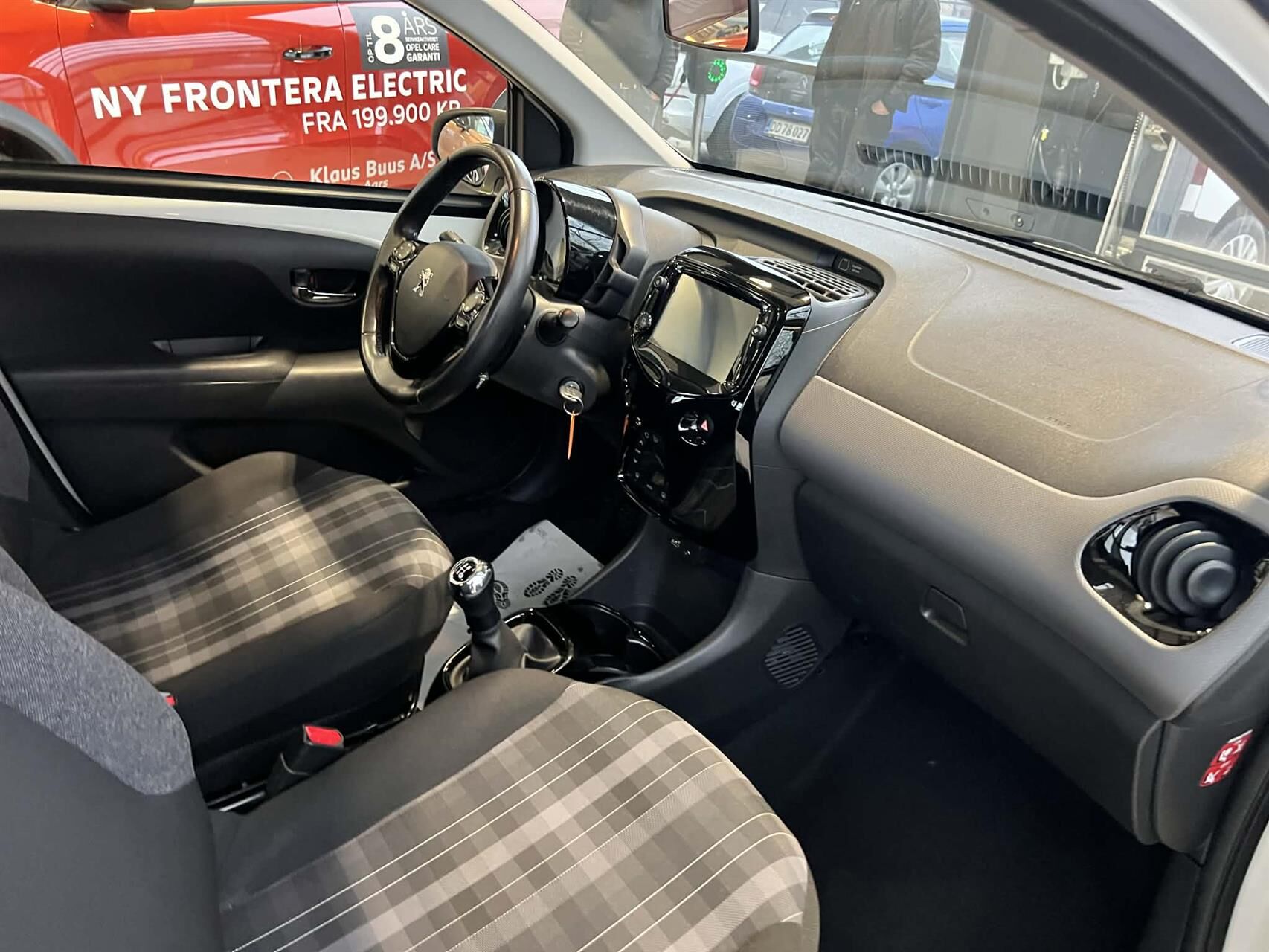 Billede af Peugeot 108 1,0 e-Vti Allure+ 72HK 5d