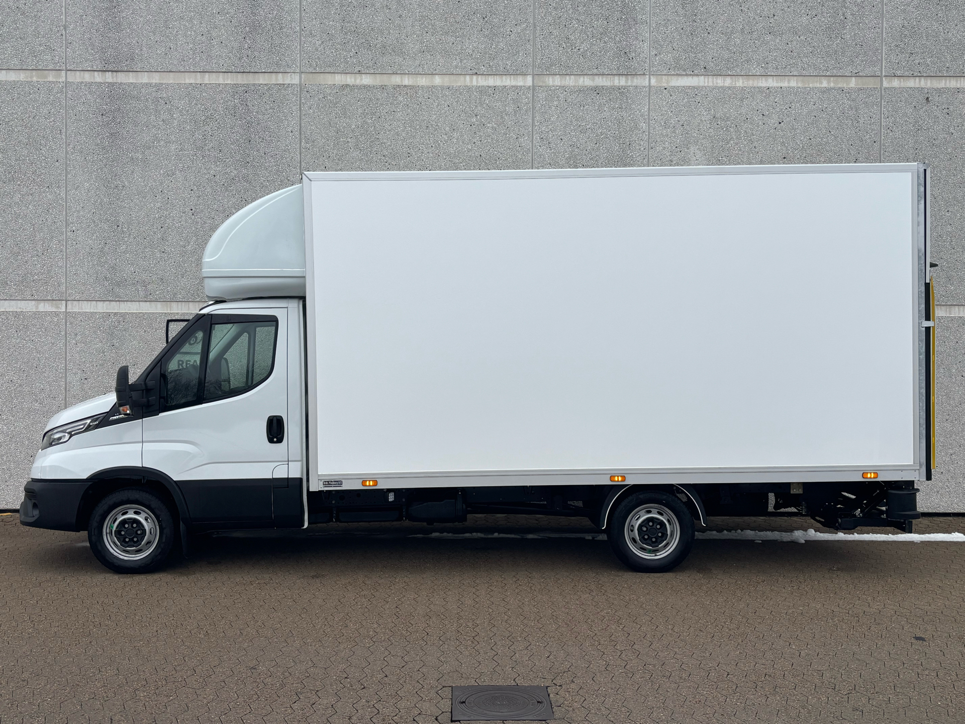Billede af Iveco Daily 35S18 4800mm 3,0 D 176HK Ladv./Chas. 8g Aut.