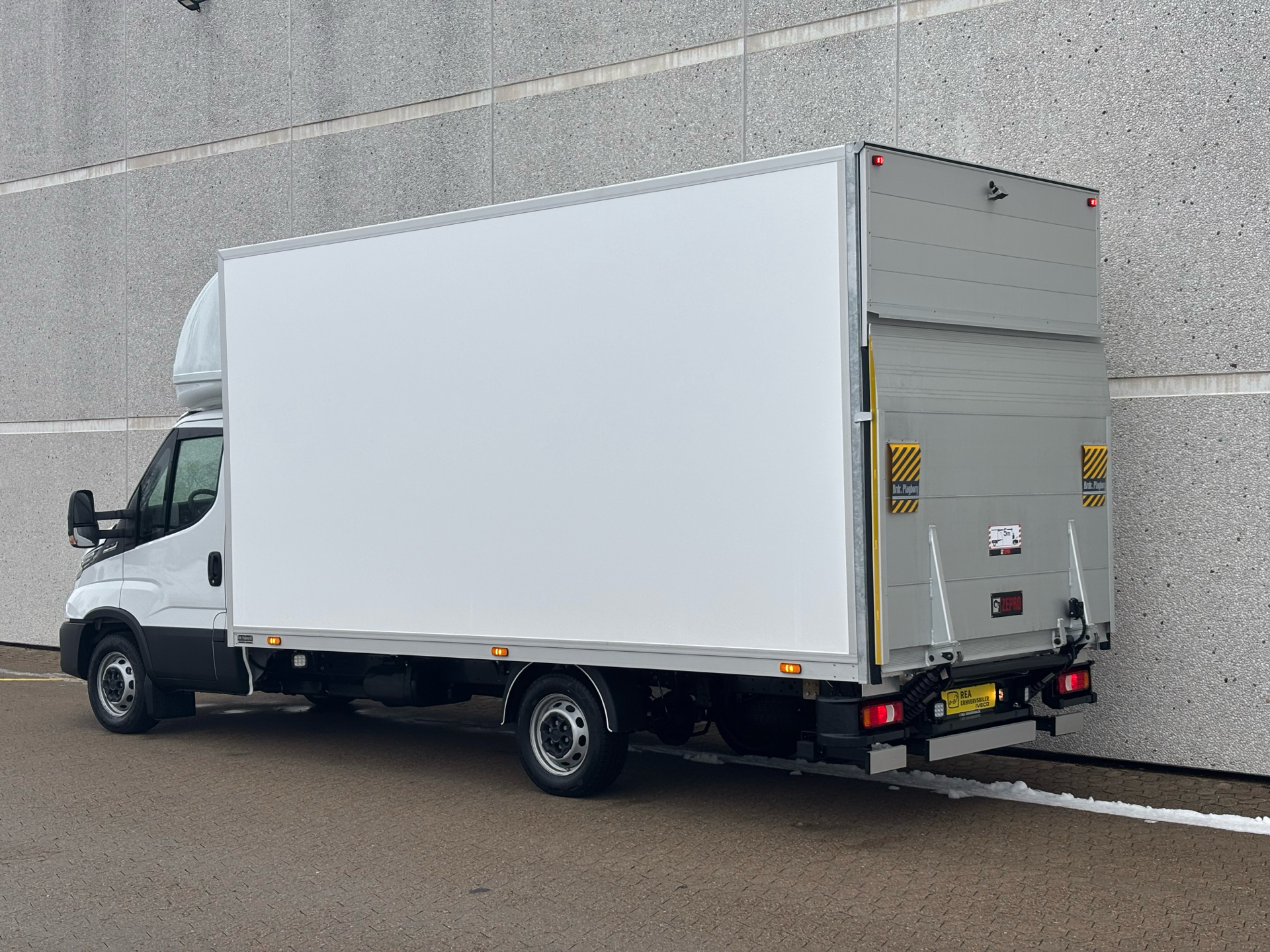 Billede af Iveco Daily 35S18 4800mm 3,0 D 176HK Ladv./Chas. 8g Aut.