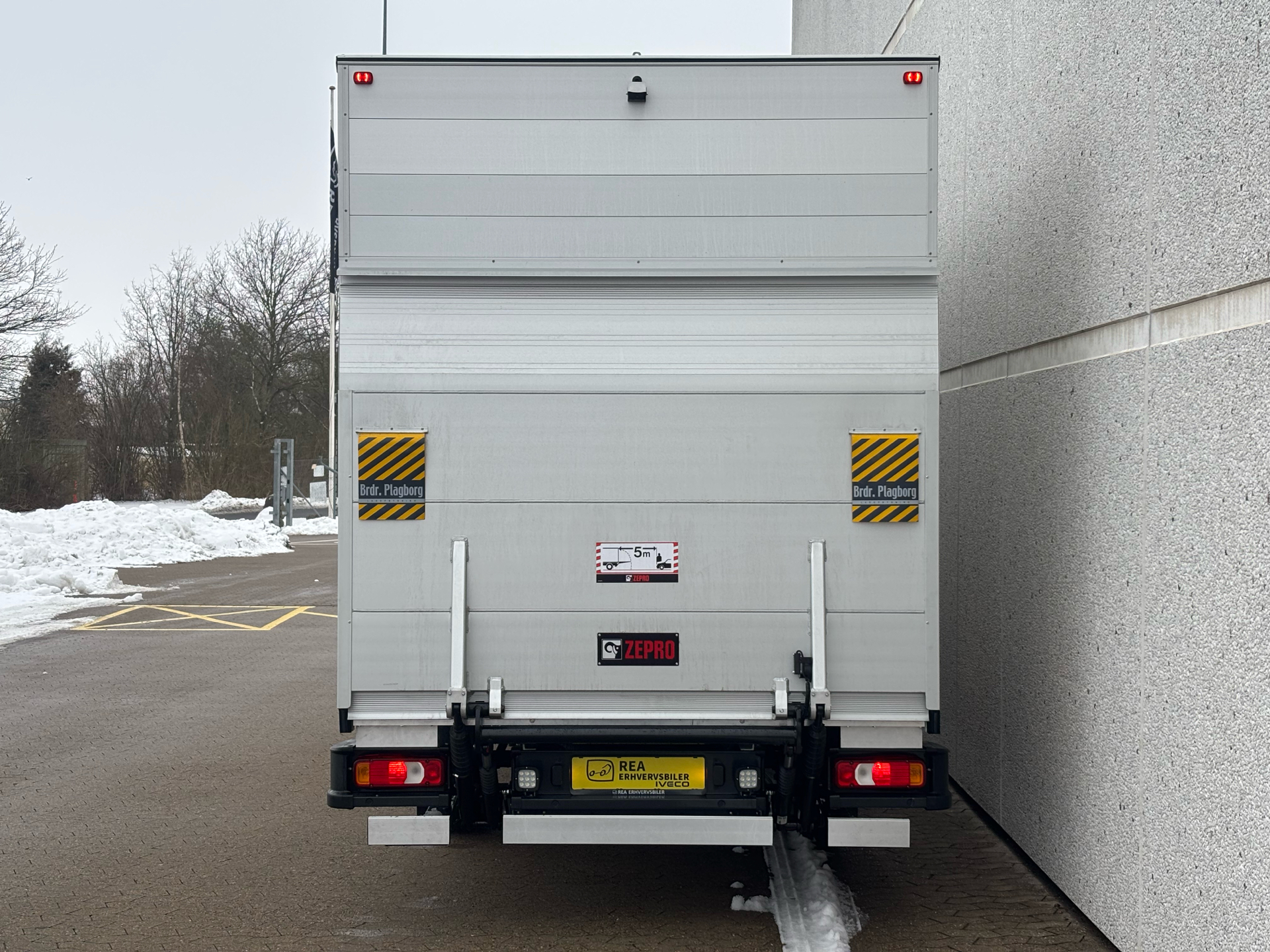 Billede af Iveco Daily 35S18 4800mm 3,0 D 176HK Ladv./Chas. 8g Aut.