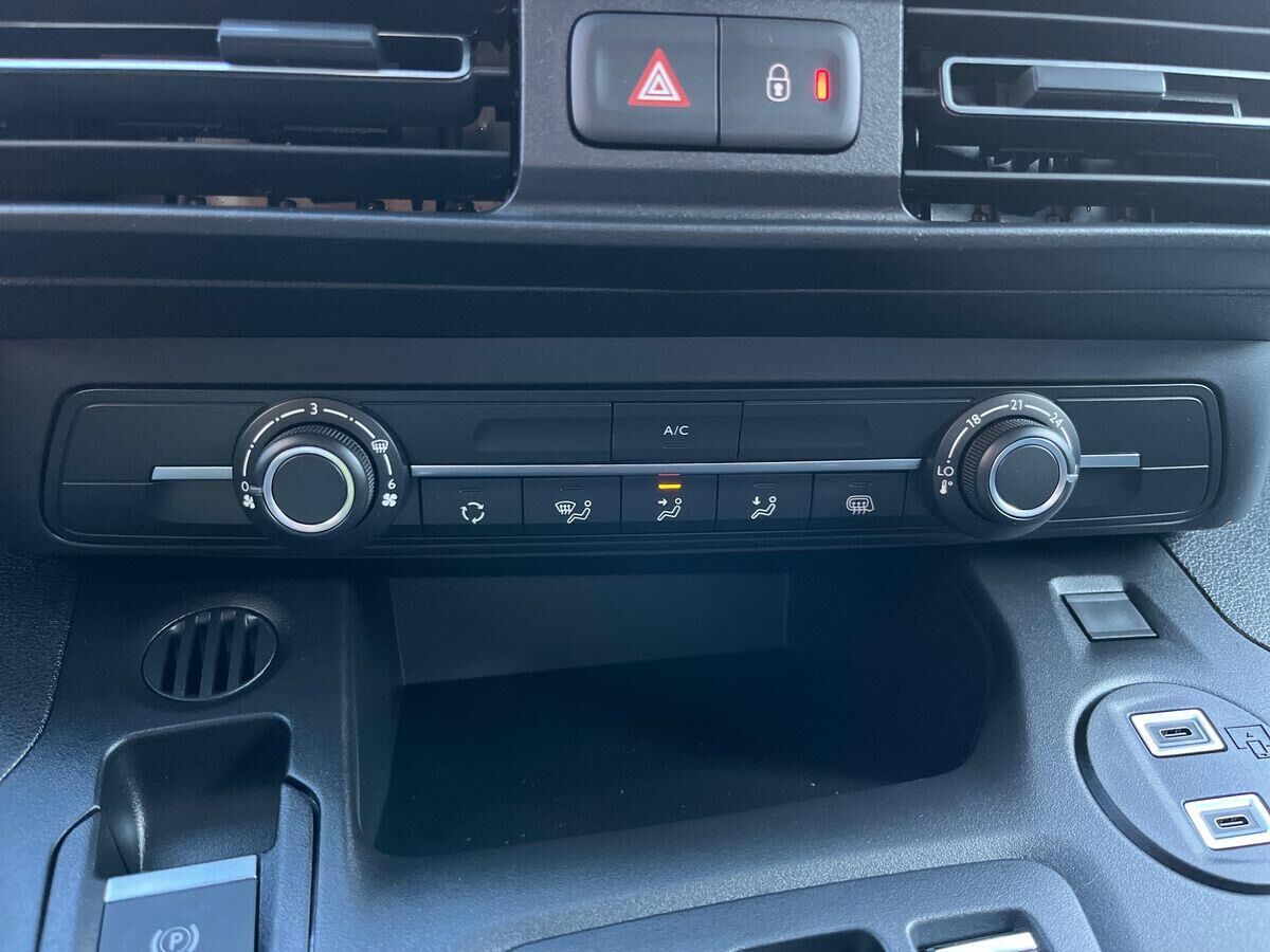 Billede af Toyota Proace City Electric Long EL Comfort 2 Skydedøre 136HK Van Aut.