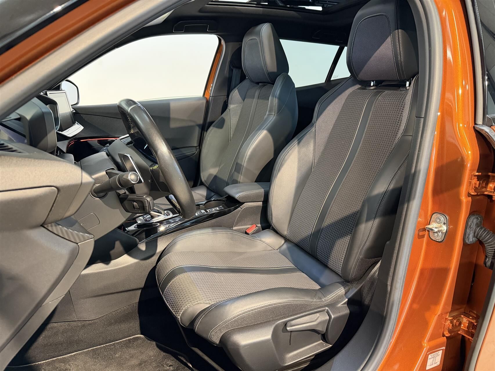 Billede af Peugeot 2008 1,2 PureTech GT Line EAT8 130HK 5d 8g Aut.