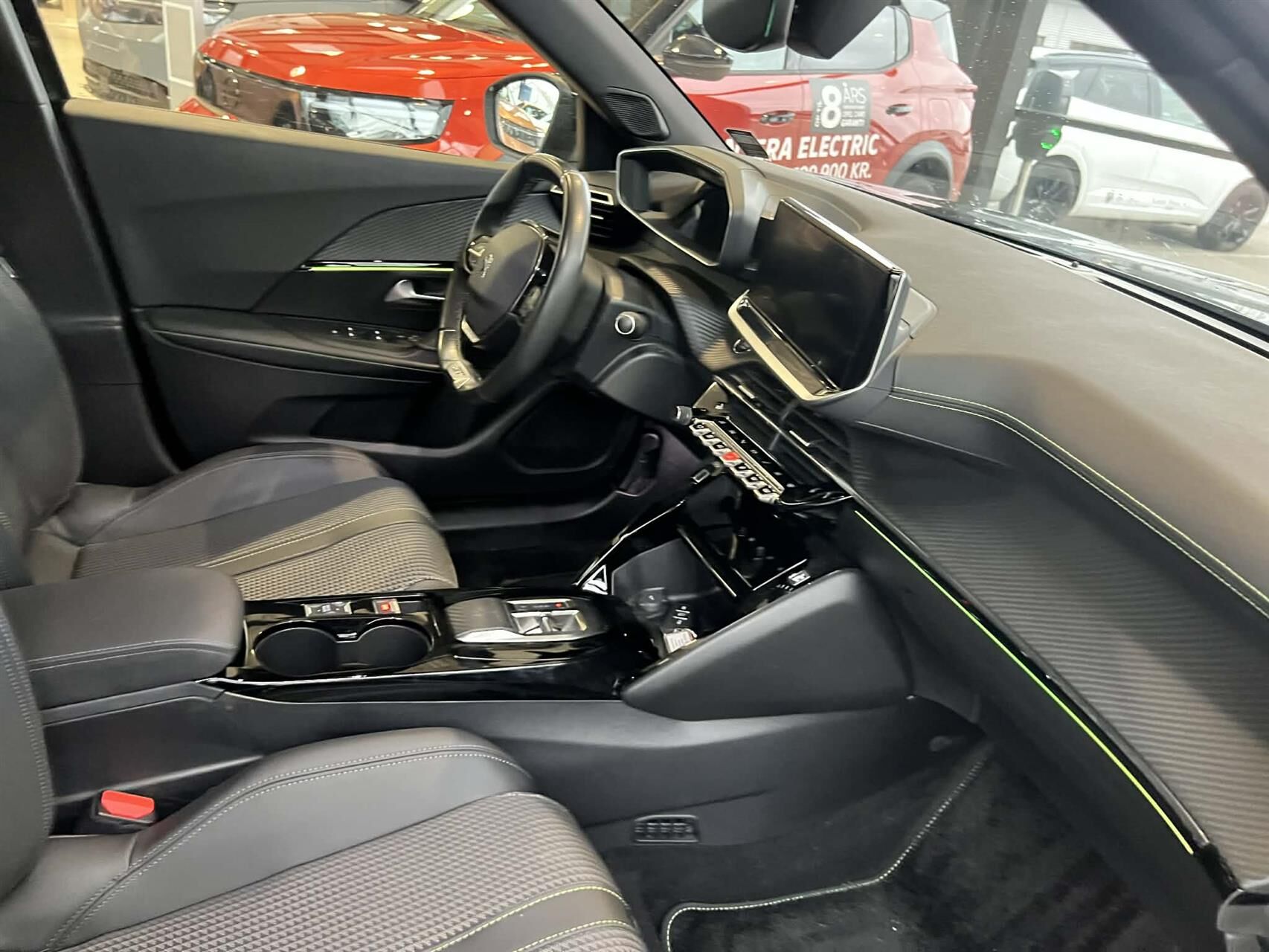 Billede af Peugeot e-2008 EL GT 136HK 5d Aut.