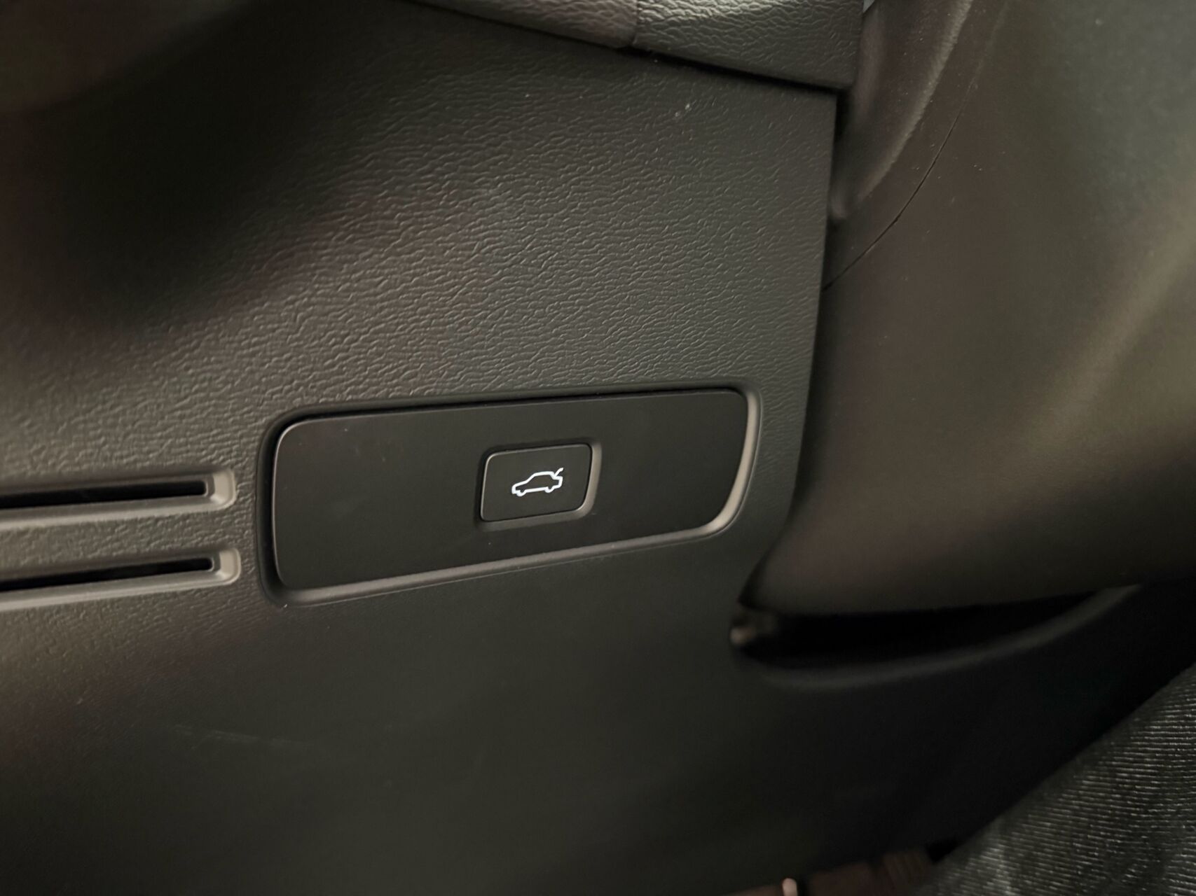 Billede af Volvo C40 P6 Recharge Core 231HK 4d Aut.