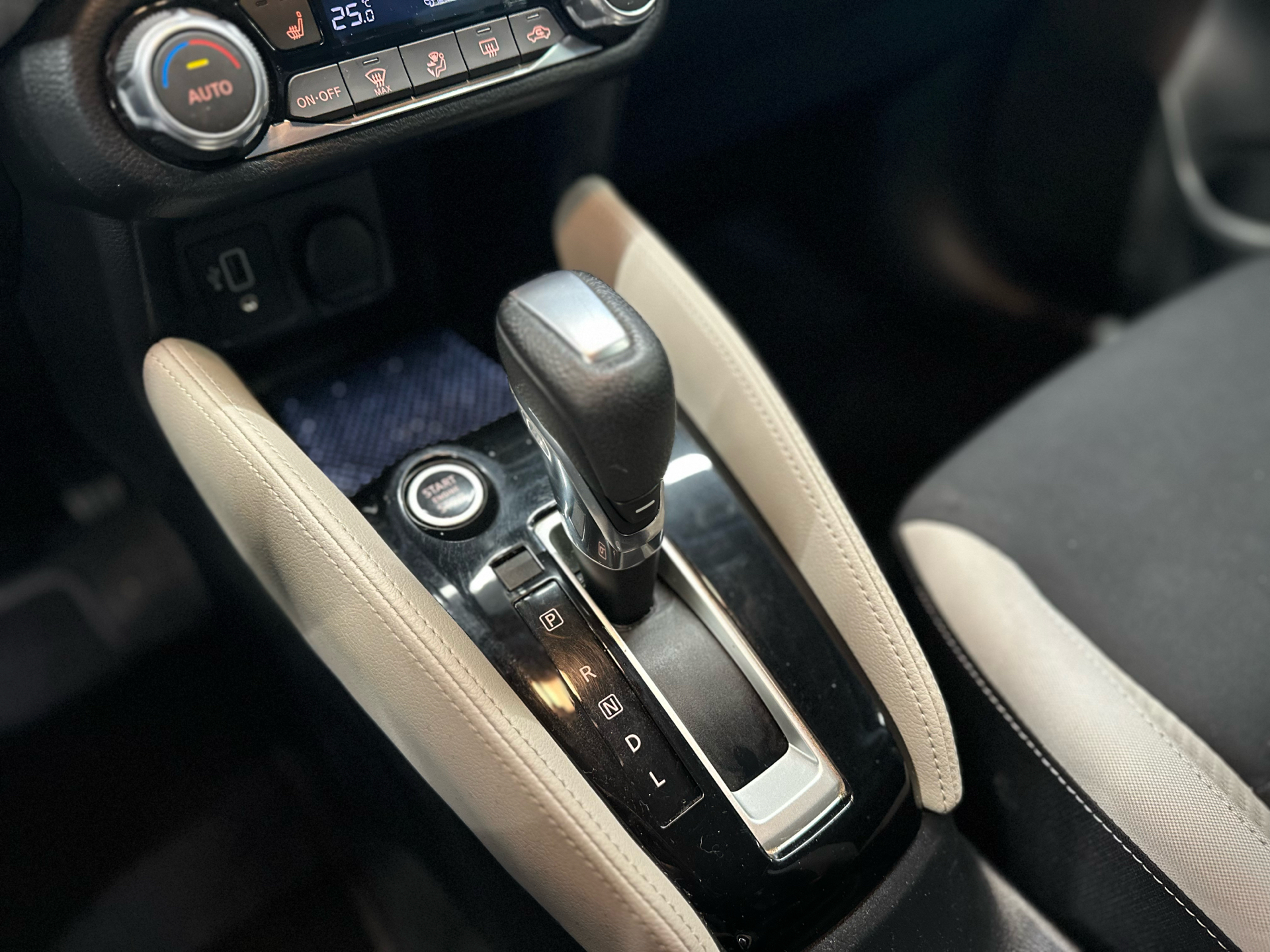 Billede af Nissan Micra 1,0 IG-T Tekna X-Tronic 100HK 5d Trinl. Gear