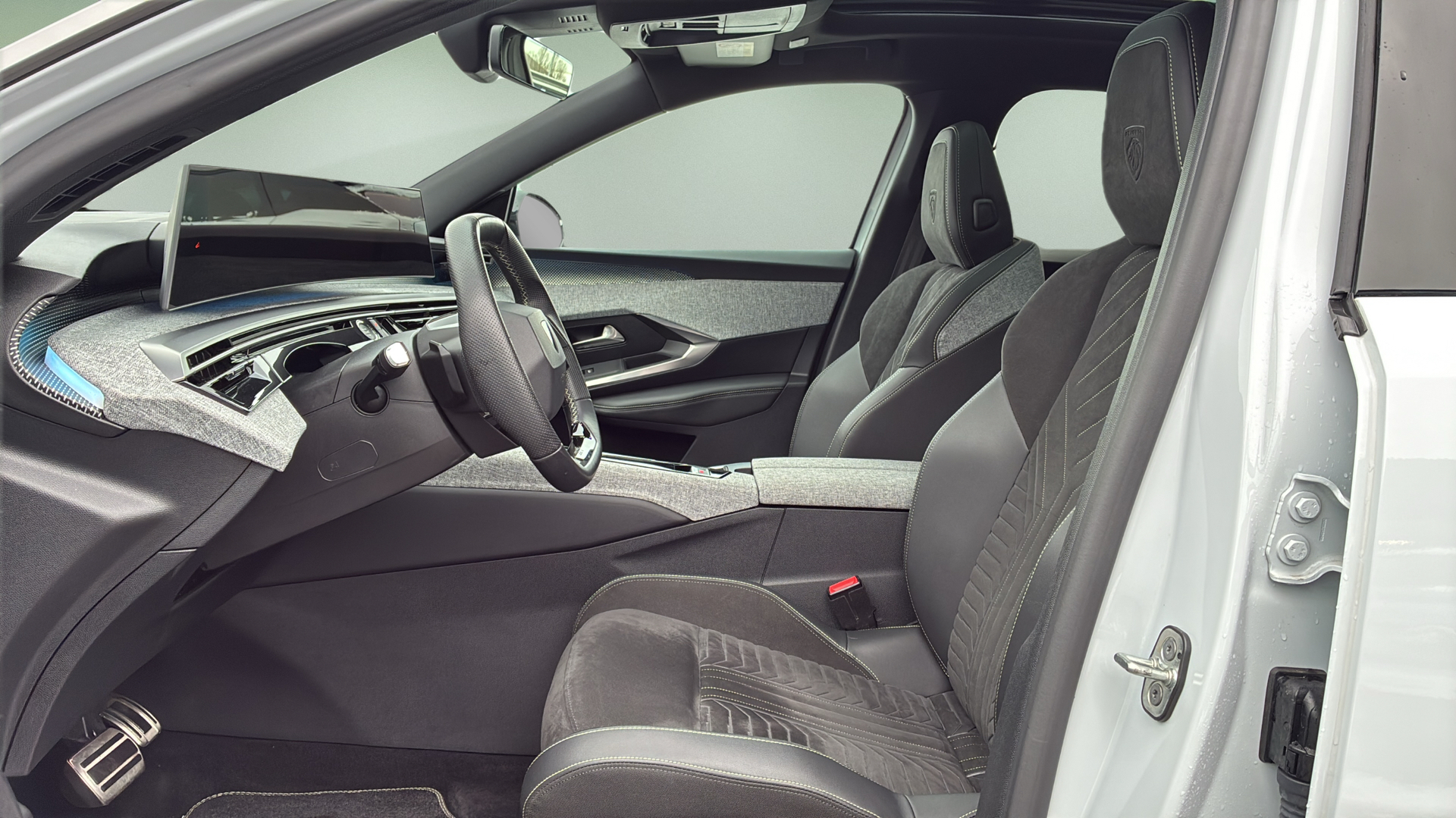 Billede af Peugeot e-3008 EL GT 210HK 5d Aut.