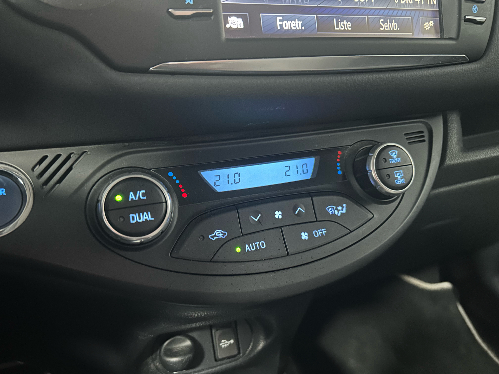 Billede af Toyota Yaris 1,5 Hybrid H3 Y20 E-CVT 100HK 5d Trinl. Gear