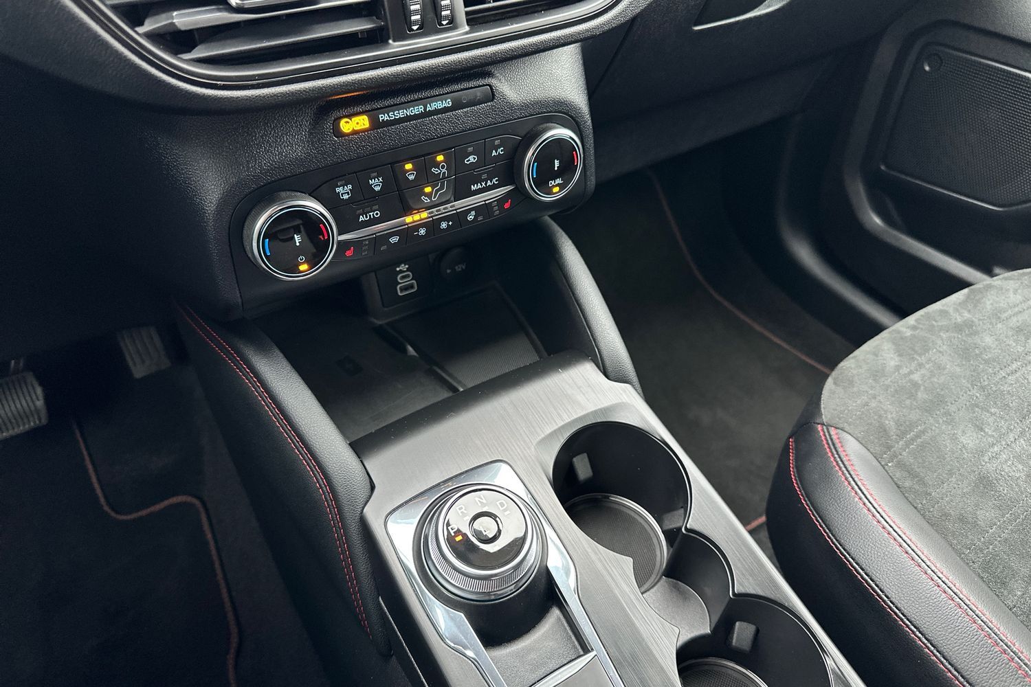 Billede af Ford Kuga 2,5 Plugin-hybrid ST-Line X CVT 225HK 5d Trinl. Gear