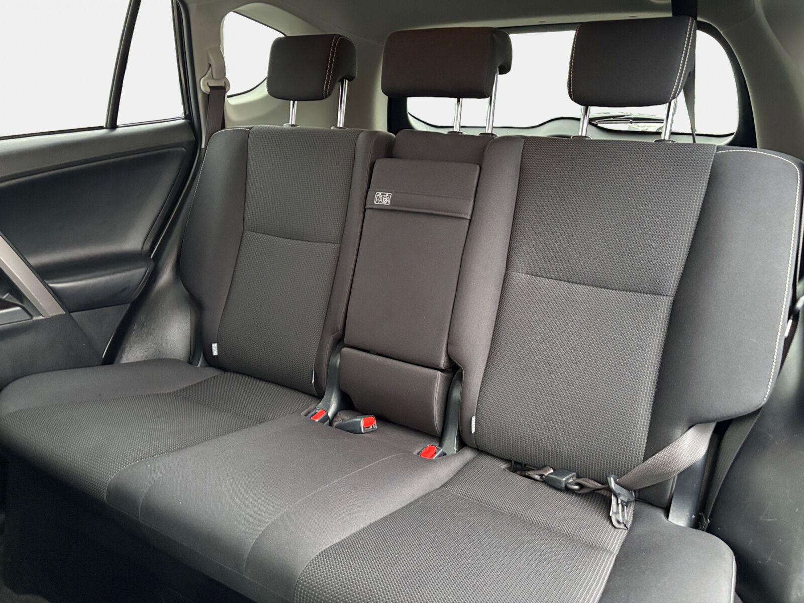 Billede af Toyota RAV4 2,5 Hybrid H3 Safety Sense 4x2 197HK 5d 6g Aut.