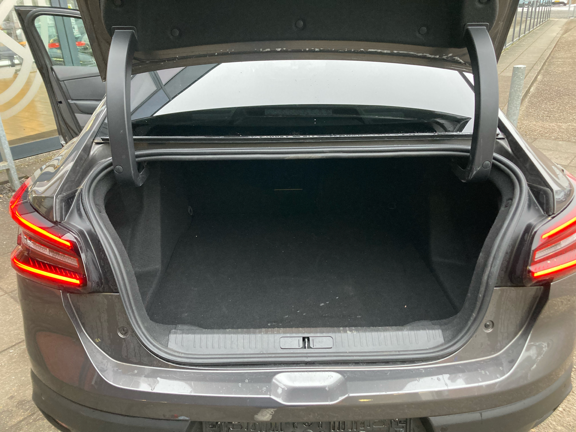 Billede af Citroën e-C4 X EL Max 136HK 5d Aut.