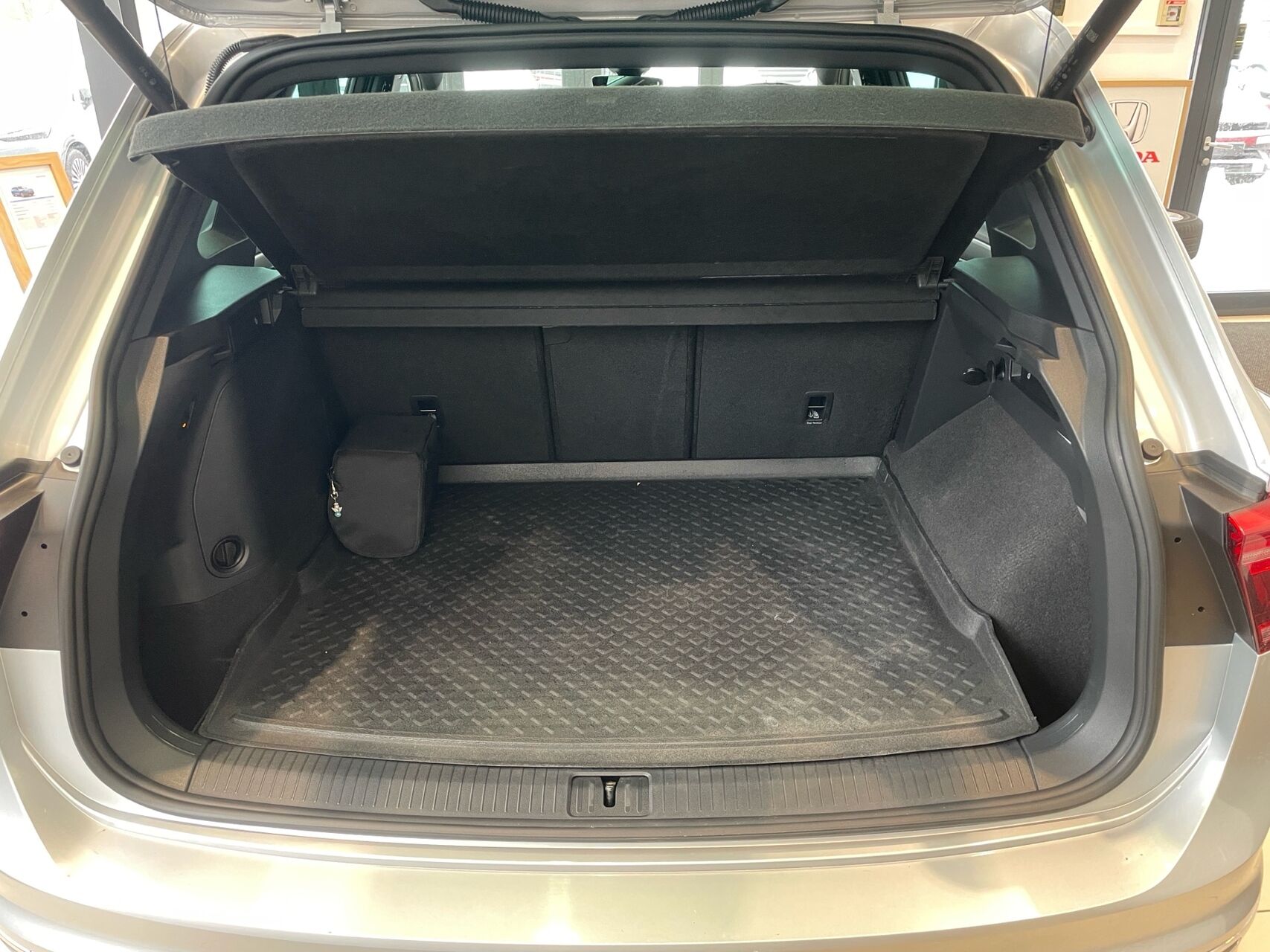 Billede af VW Tiguan 1,4 TSI eHybrid R-Line DSG 245HK 5d 6g Aut.