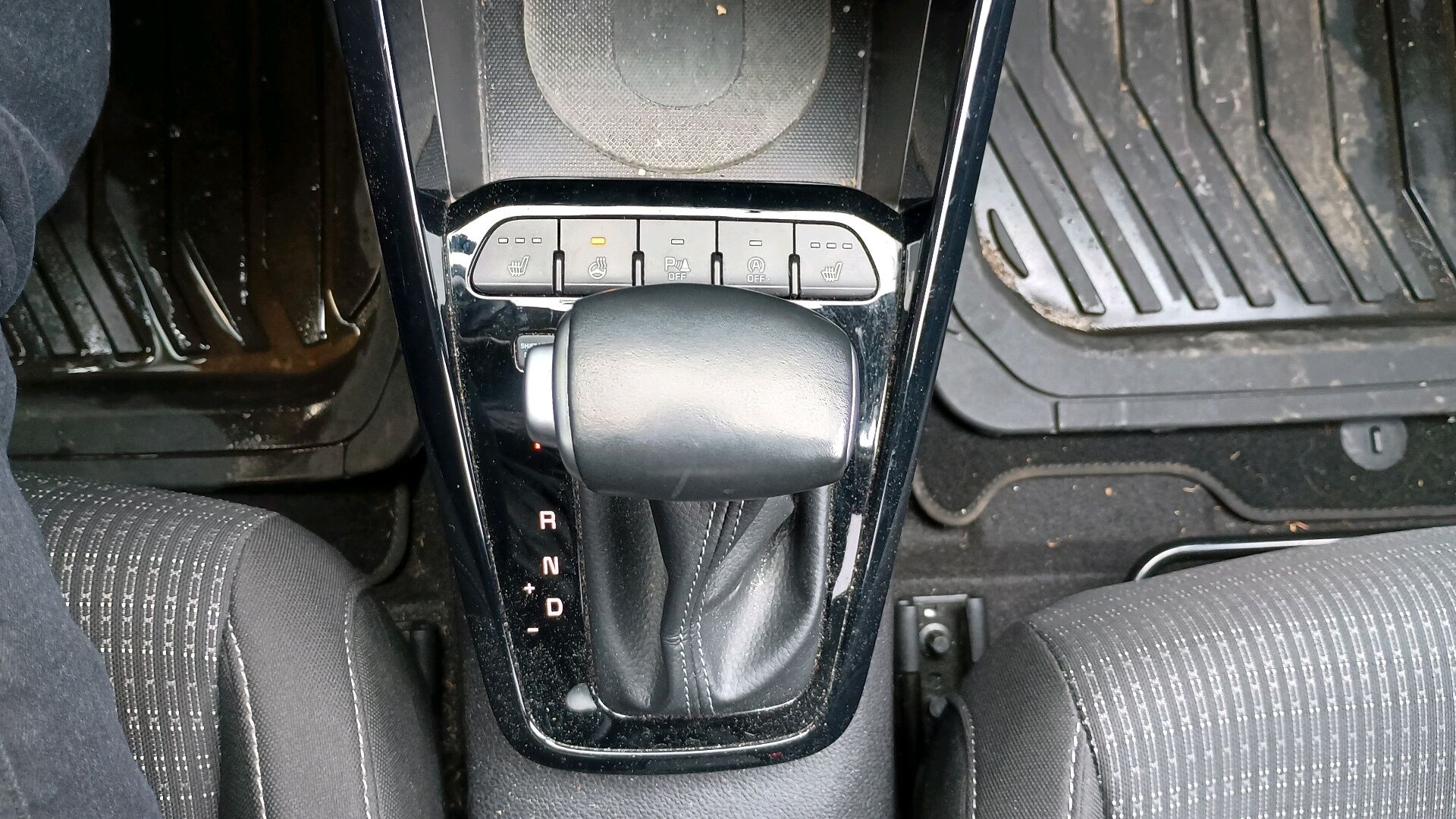 Billede af Kia Stonic 1,0 T-GDI Attraction Plus DCT 120HK 5d 7g Aut.