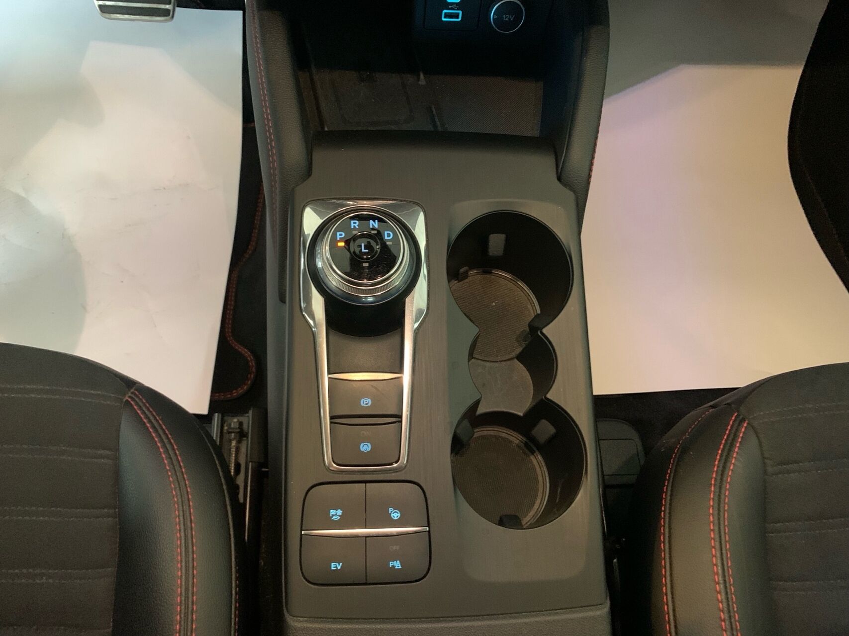 Billede af Ford Kuga 2,5 Plugin-hybrid ST-Line X CVT 225HK 5d Trinl. Gear