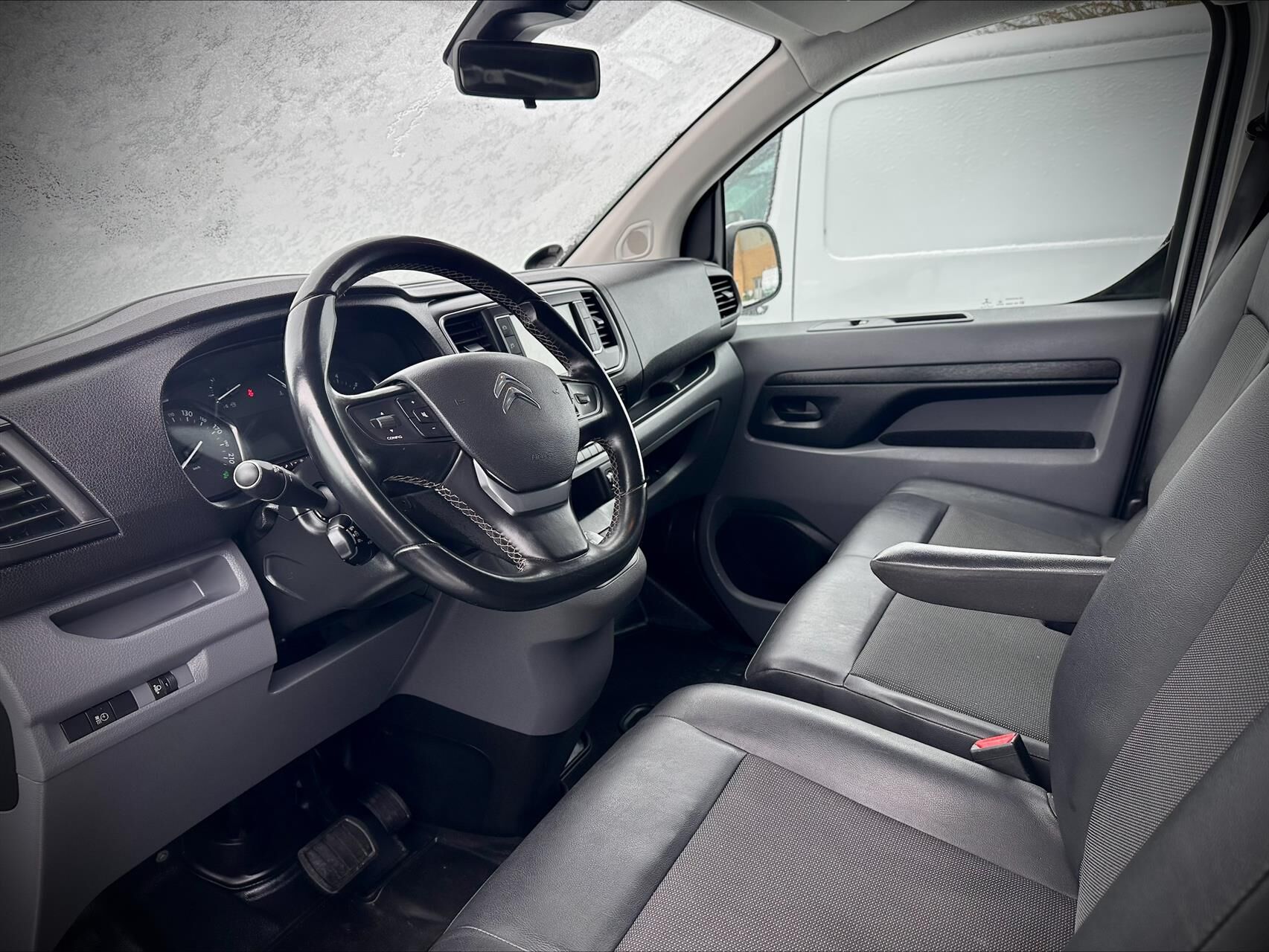 Billede af Citroën Jumpy L3 2,0 Blue HDi Masterline EAT8 122HK Van 8g Aut.