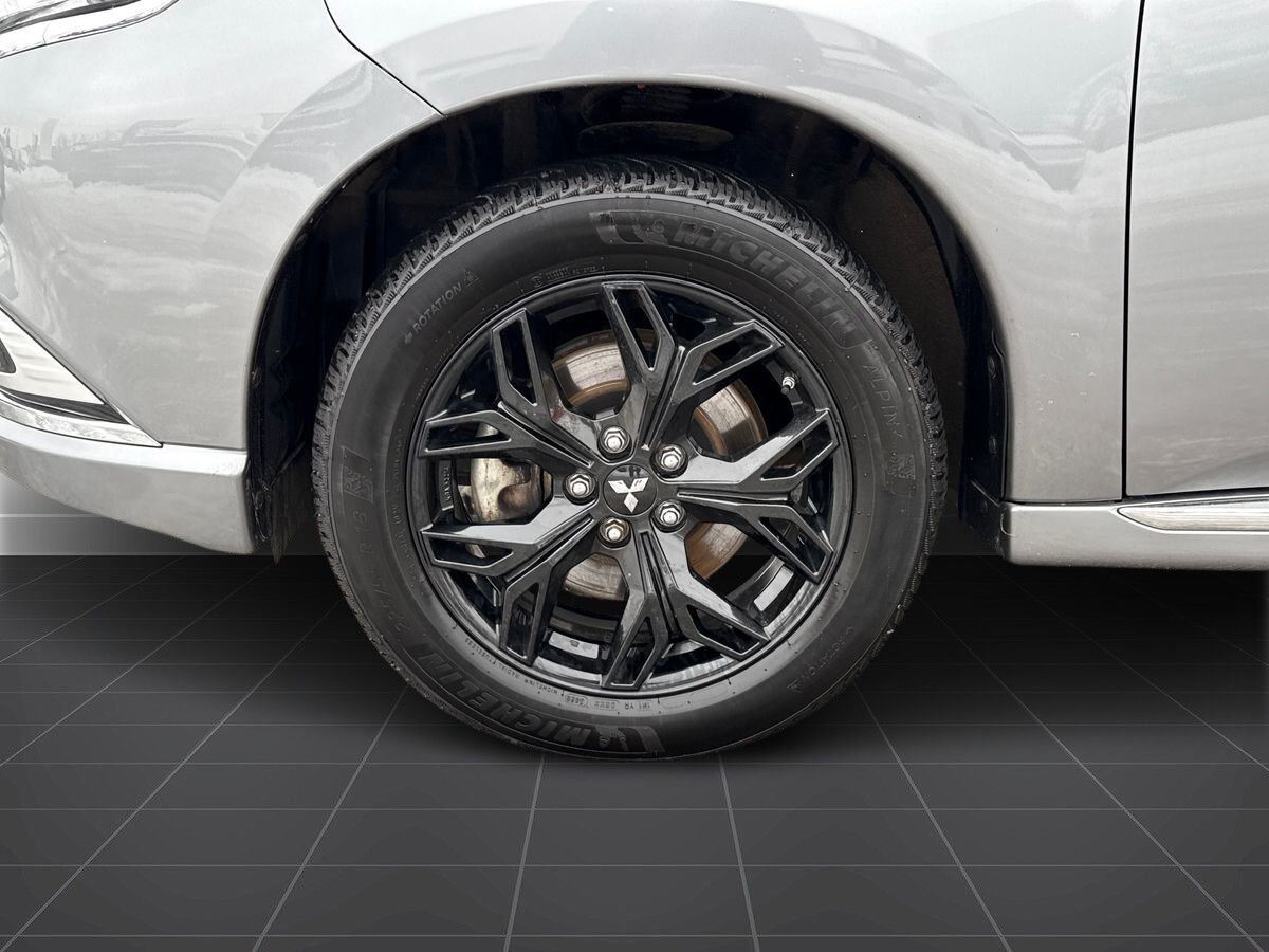 Billede af Mitsubishi Outlander 2,4 PHEV  Plugin-hybrid Intense 4WD 224HK 5d 6g Trinl. Gear
