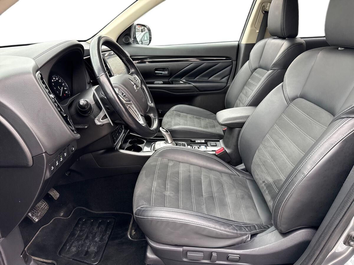 Billede af Mitsubishi Outlander 2,4 PHEV  Plugin-hybrid Intense 4WD 224HK 5d 6g Trinl. Gear