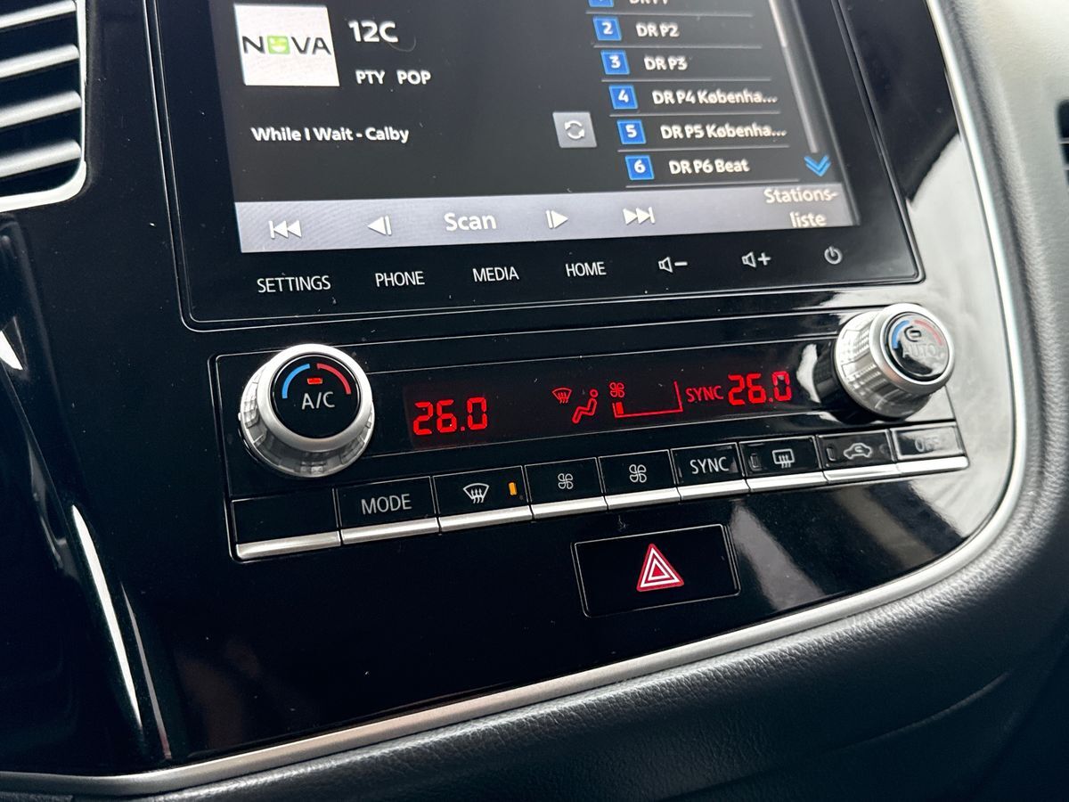 Billede af Mitsubishi Outlander 2,4 PHEV  Plugin-hybrid Intense 4WD 224HK 5d 6g Trinl. Gear