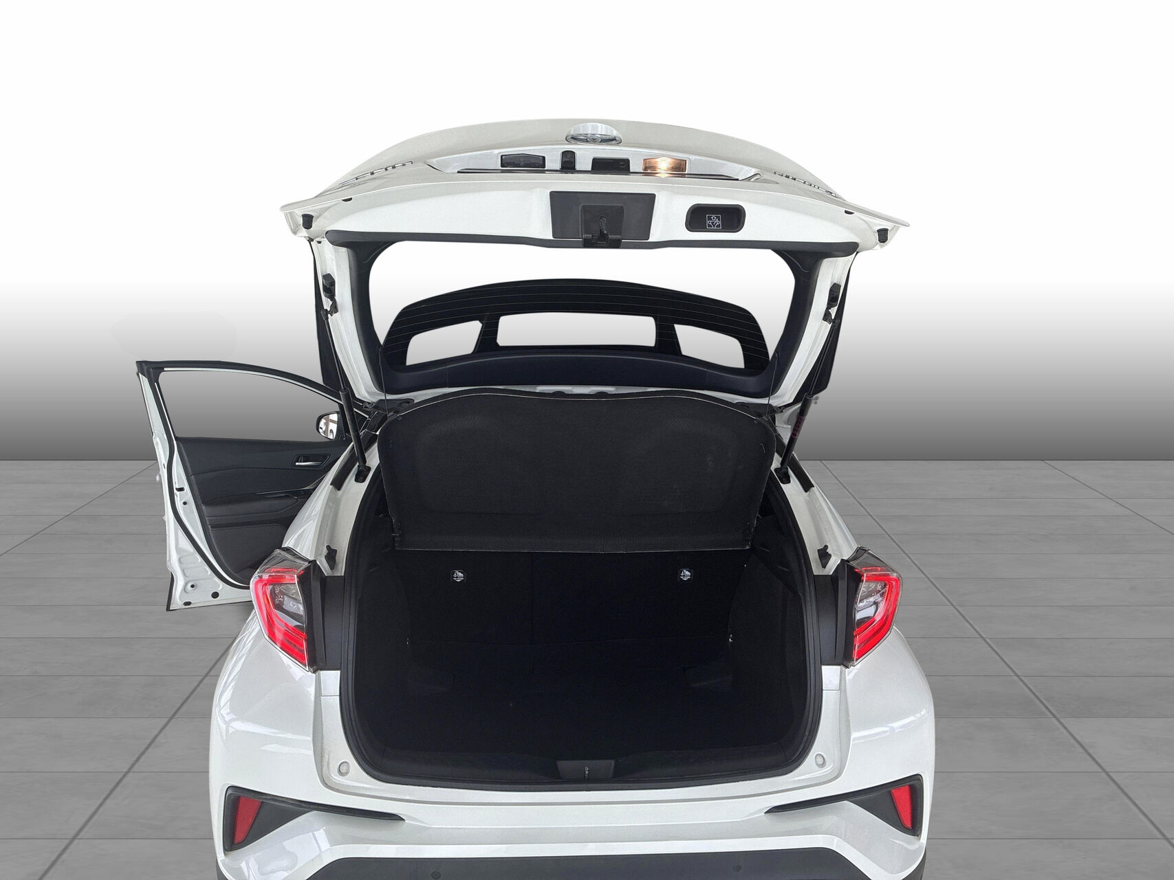 Billede af Toyota C-HR 1,8 Hybrid C-LUB Premium Bi-tone Multidrive S 122HK 5d Aut.