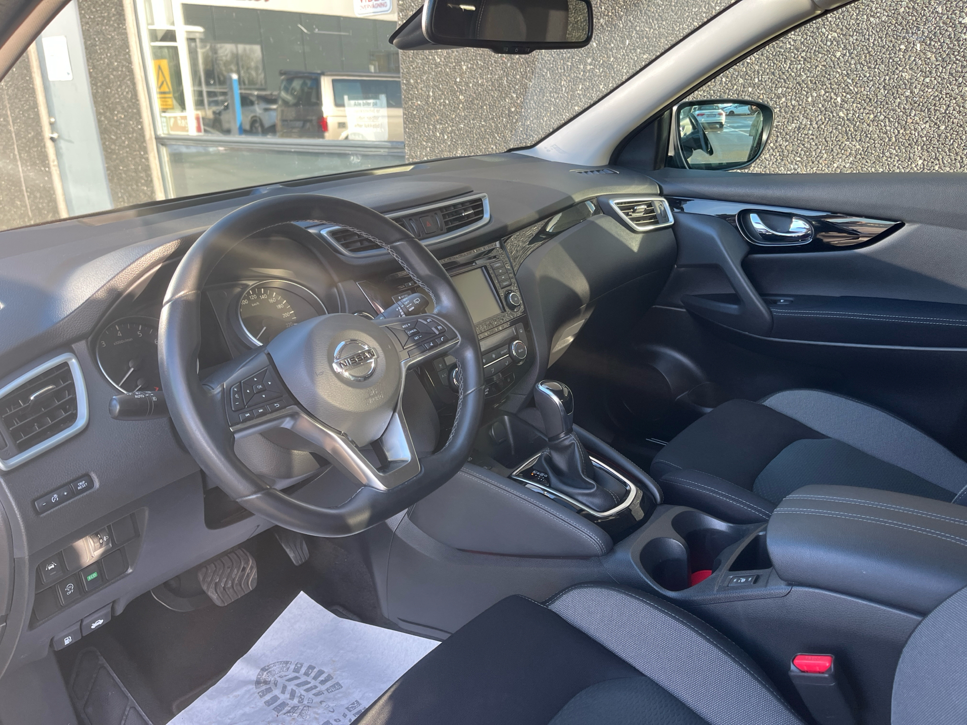 Billede af Nissan Qashqai 1,3 Dig-T N-Connecta DCT 160HK 5d 7g Aut.