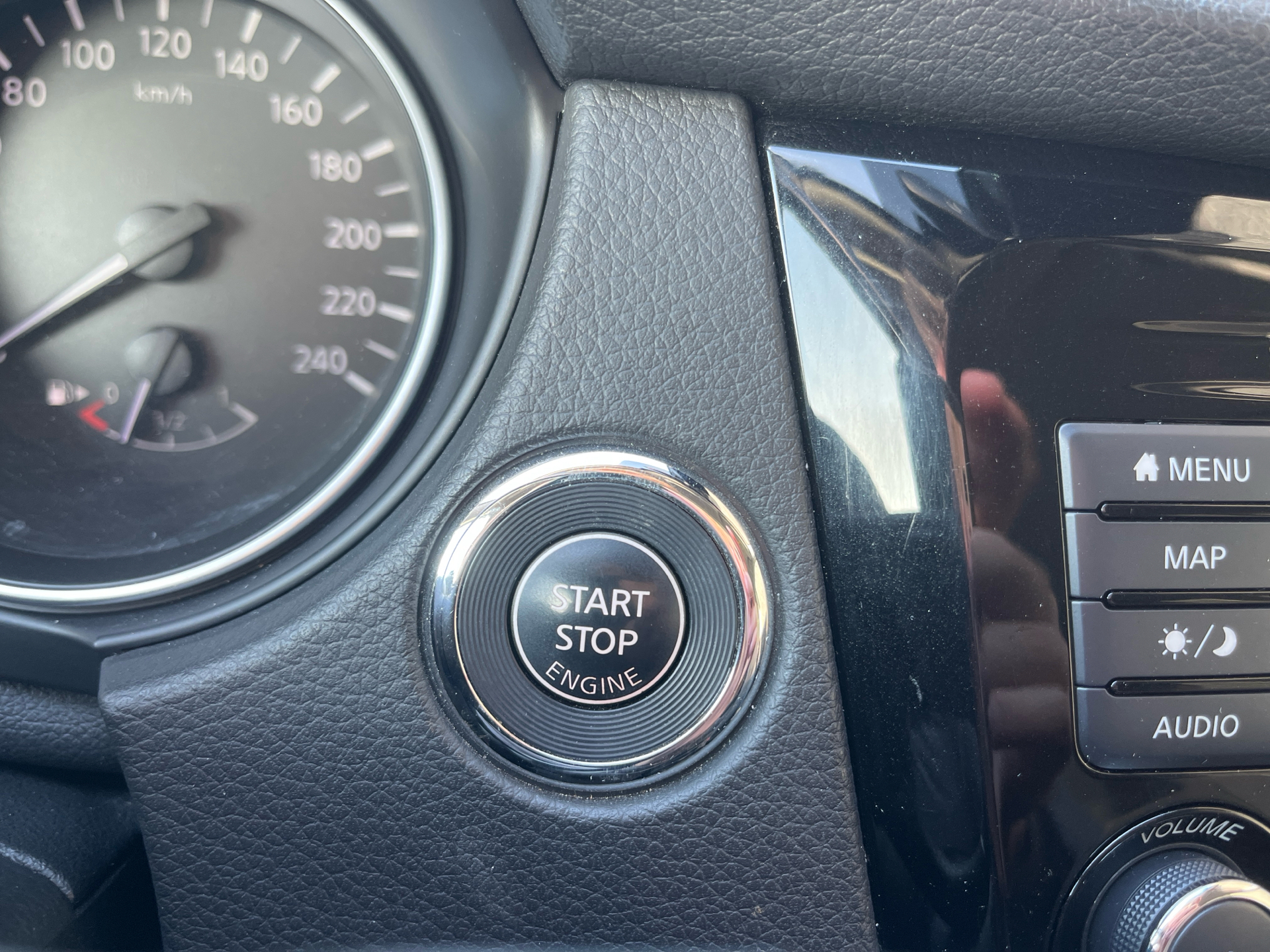 Billede af Nissan Qashqai 1,3 Dig-T N-Connecta DCT 160HK 5d 7g Aut.