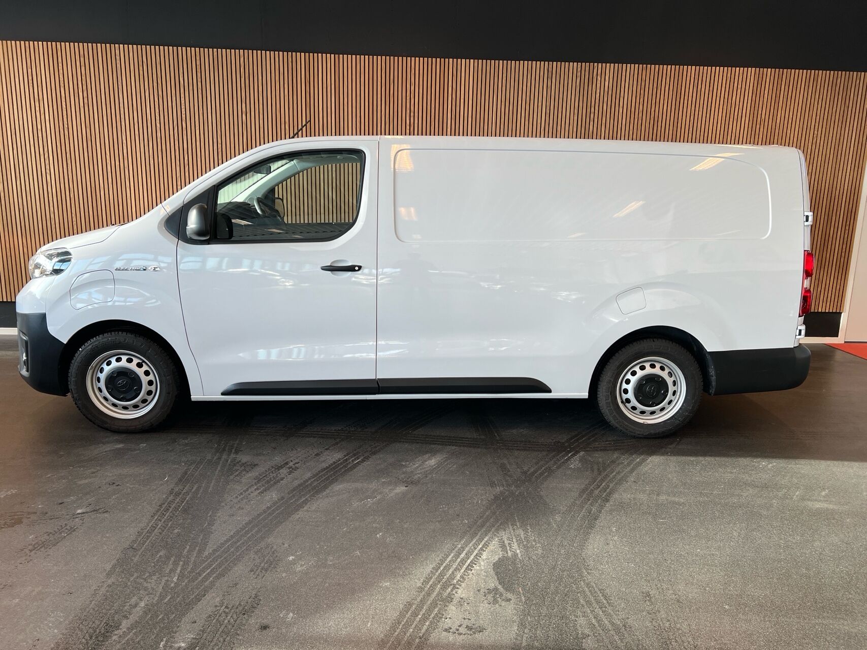 Billede af Toyota Proace Electric Long EL Comfort 136HK Van Aut.