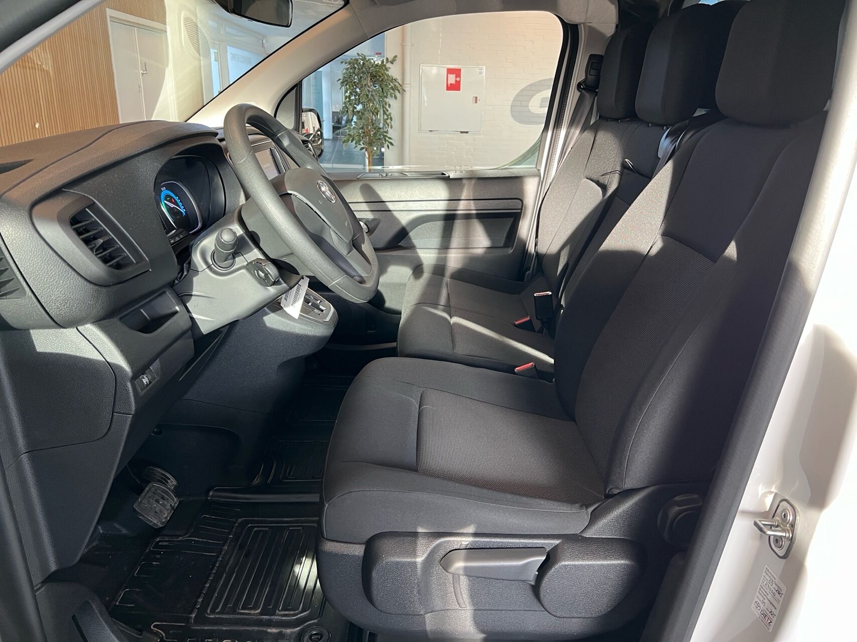 Billede af Toyota Proace Electric Long EL Comfort 136HK Van Aut.