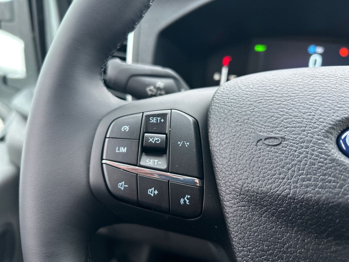 Billede af Ford E-Transit 350 L3H1 EL Trend RWD 184HK Ladv./Chas. Aut.