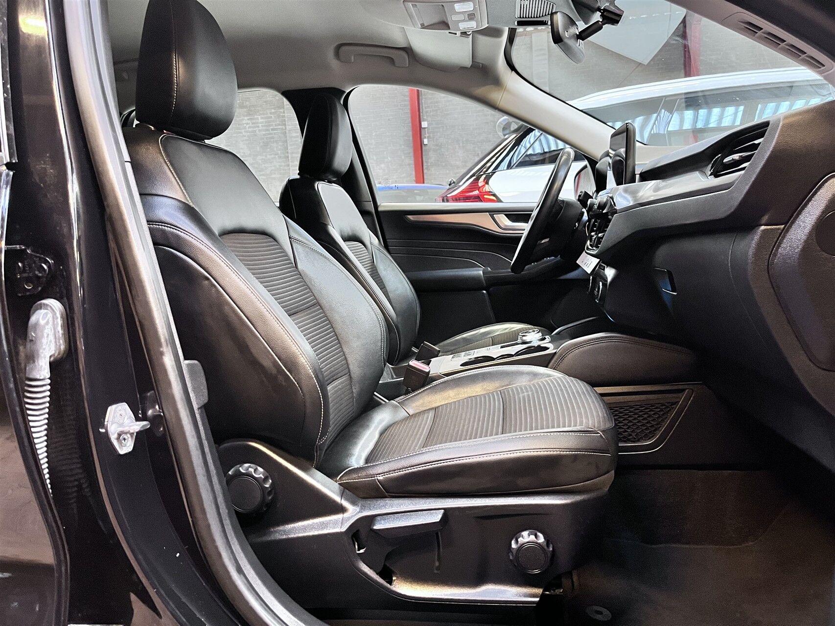 Billede af Ford Kuga 2,5 Plugin-hybrid Titanium X CVT 225HK 5d Trinl. Gear