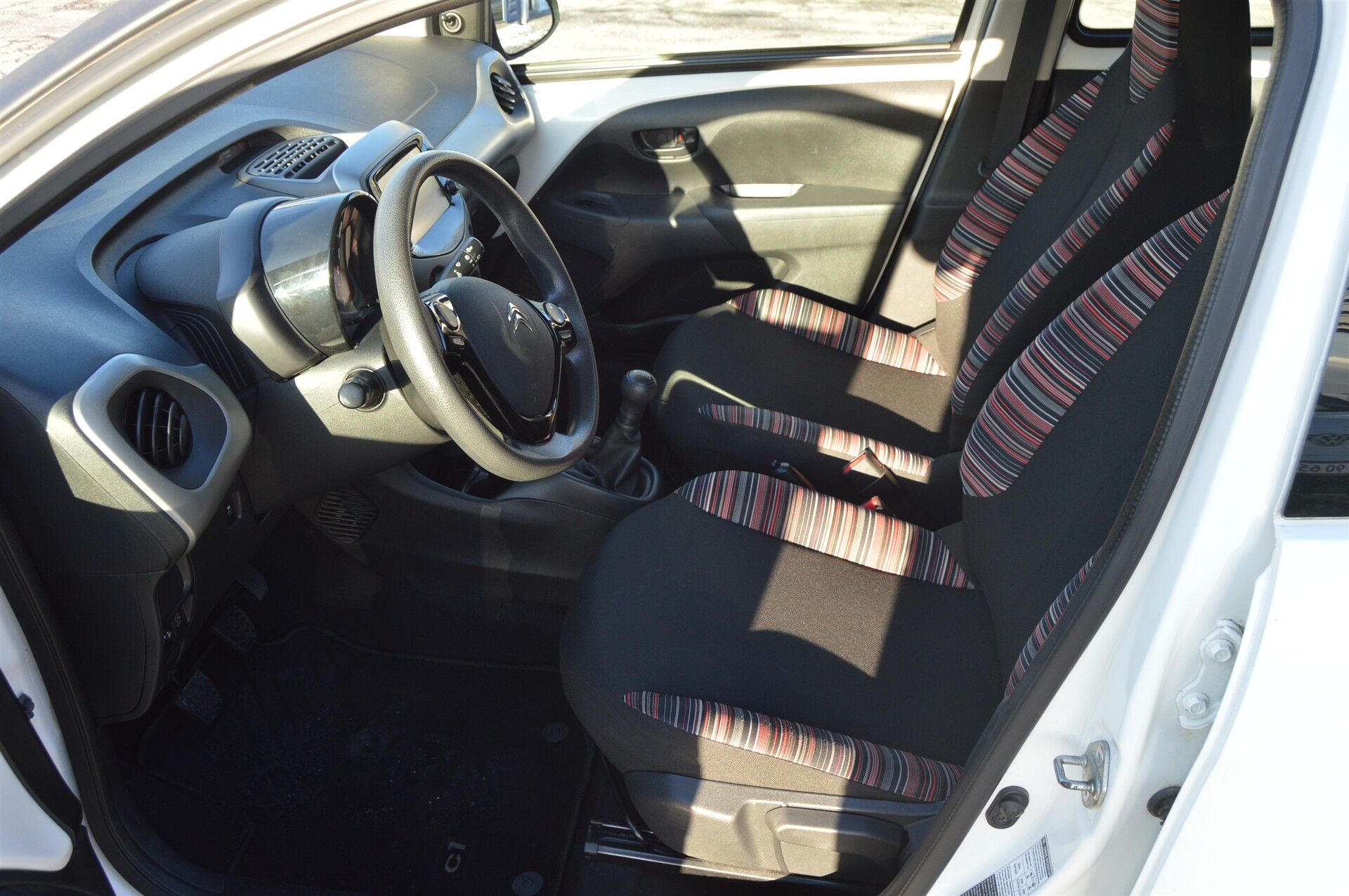 Billede af Citroën C1 1,0 VTi Funky Airscape start/stop 68HK 5d