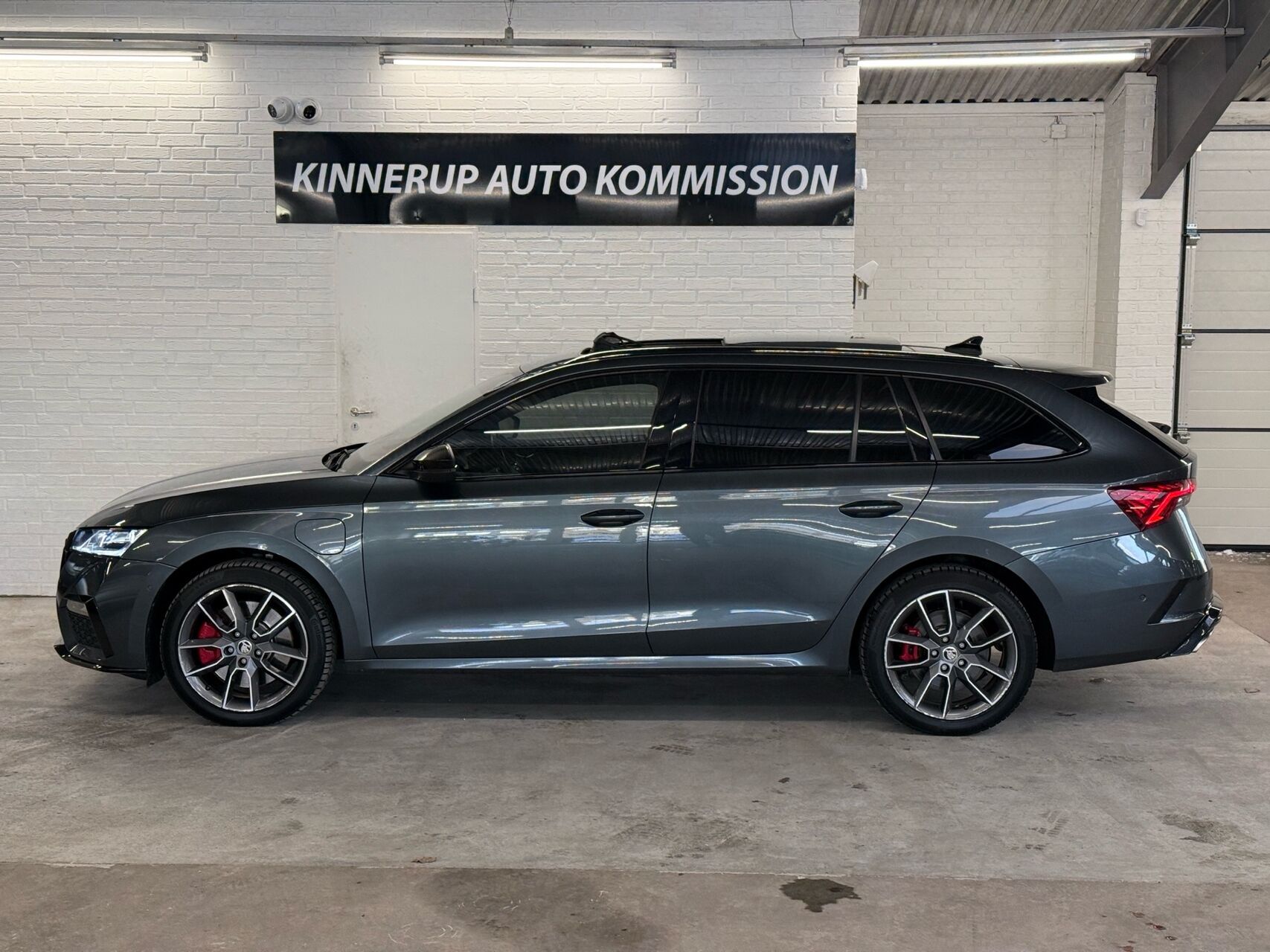 Billede af Skoda Octavia Combi 1,4 TSI  Plugin-hybrid iV RS DSG 245HK Stc 6g Aut.