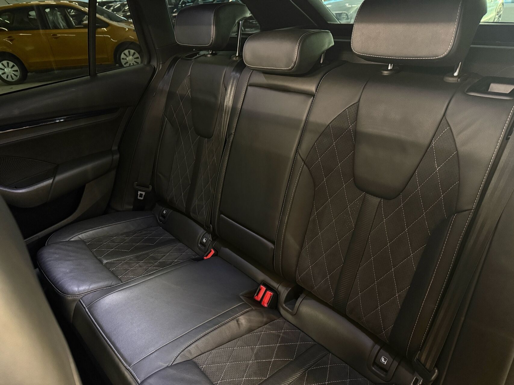 Billede af Skoda Octavia Combi 1,4 TSI  Plugin-hybrid iV RS DSG 245HK Stc 6g Aut.