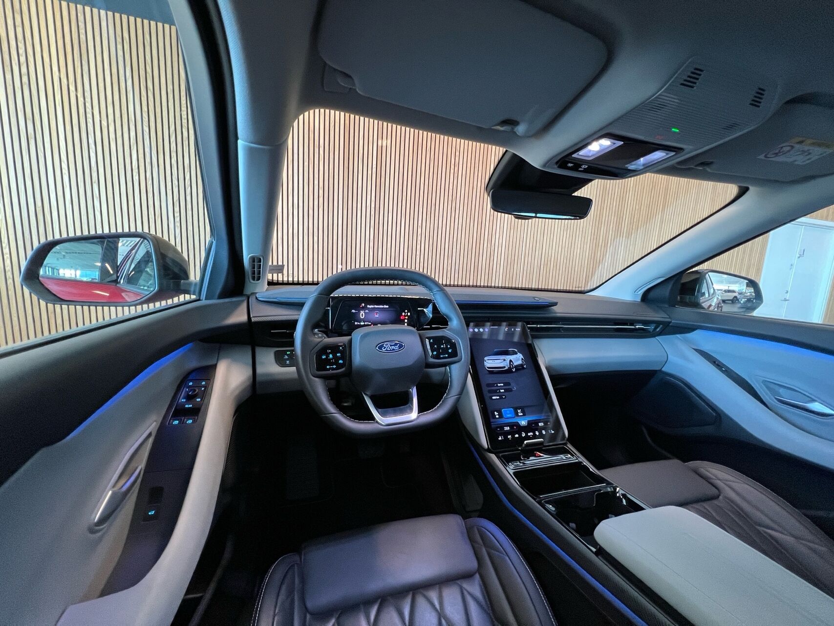 Billede af Ford Explorer EL UR Premium AWD 340HK 5d Aut.