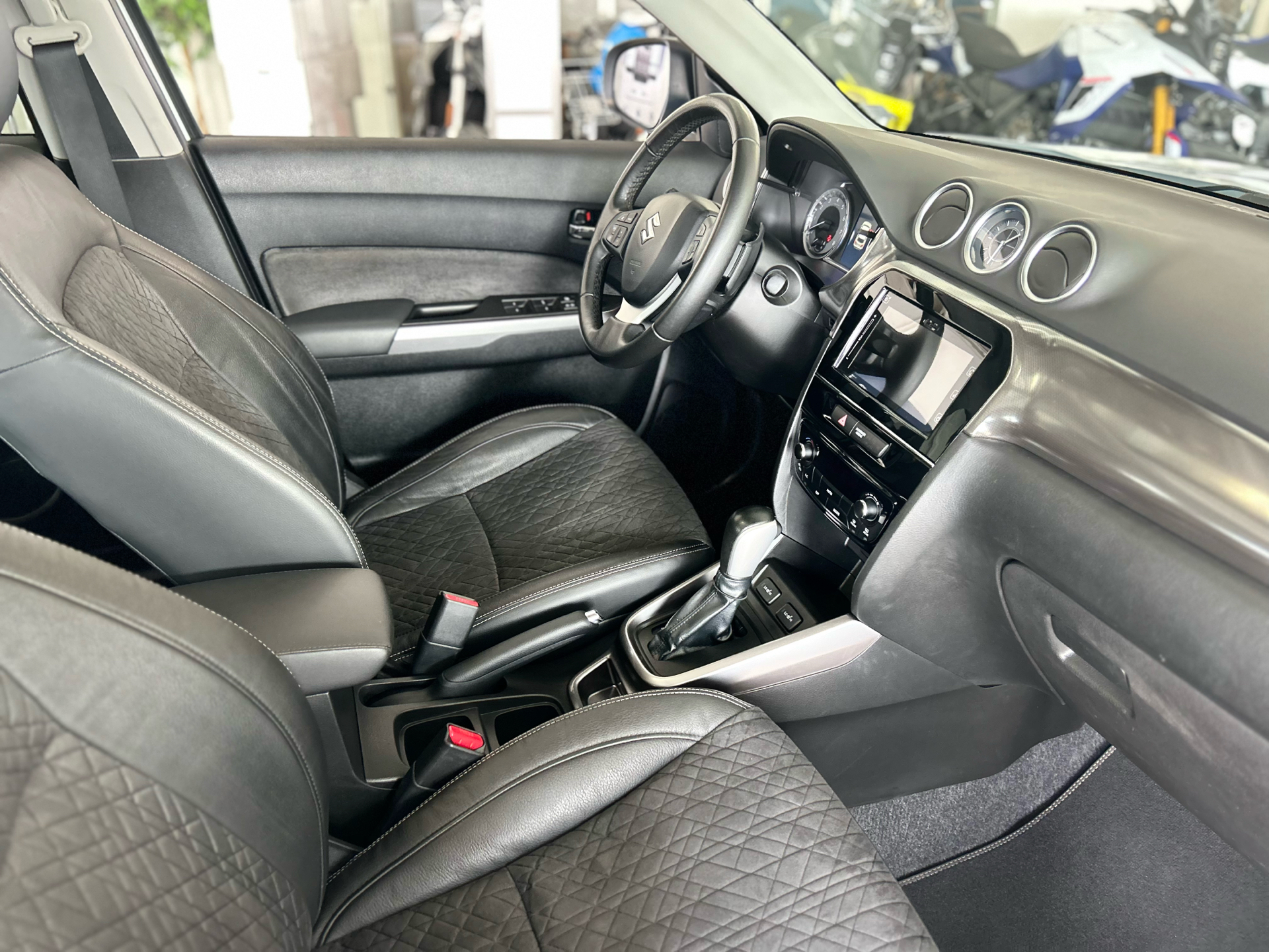 Billede af Suzuki Vitara 1,4 Boosterjet Adventure 140HK 5d 6g Aut.