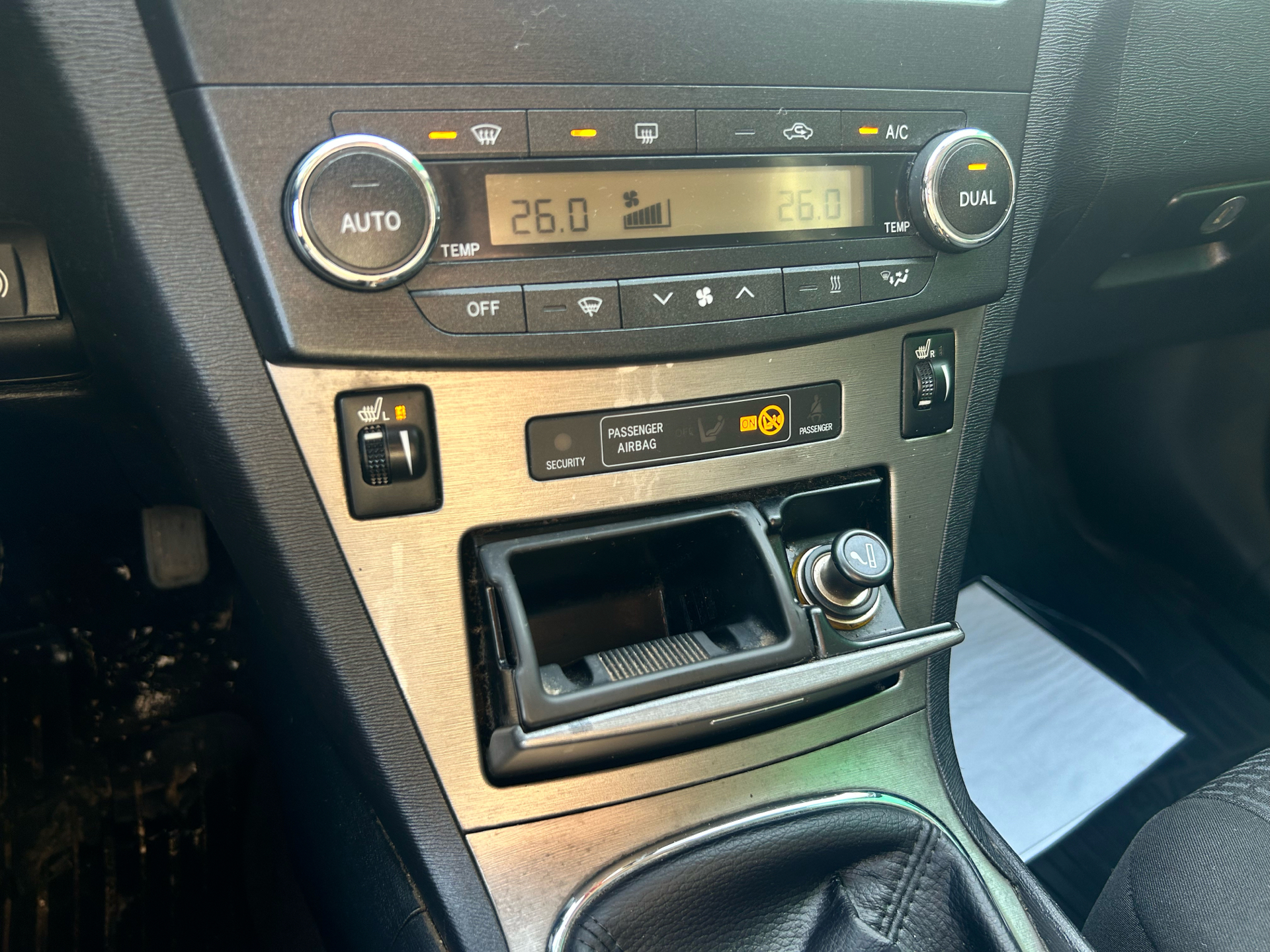 Billede af Toyota Avensis 2,0 D-4D DPF T1 126HK Stc 6g