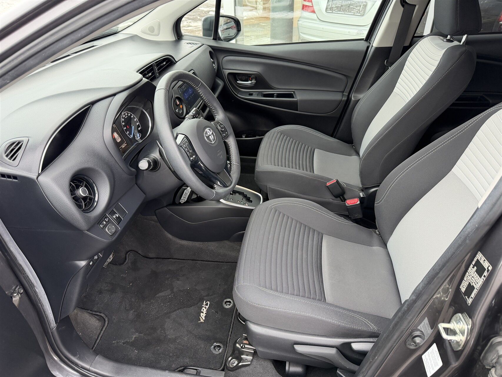 Billede af Toyota Yaris 1,5 VVT-I T2 Limited Multidrive S 111HK 5d 6g Aut.