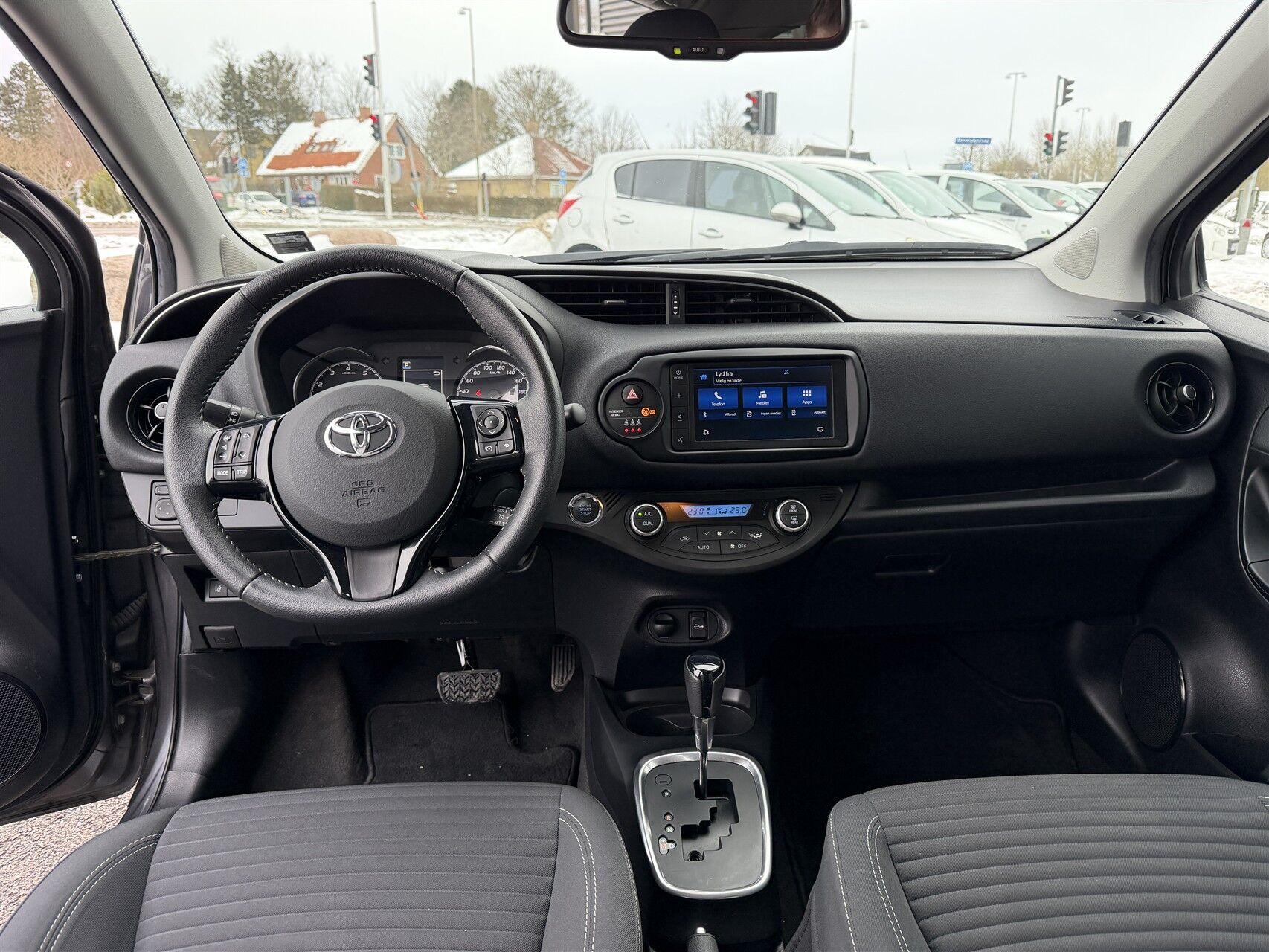 Billede af Toyota Yaris 1,5 VVT-I T2 Limited Multidrive S 111HK 5d 6g Aut.