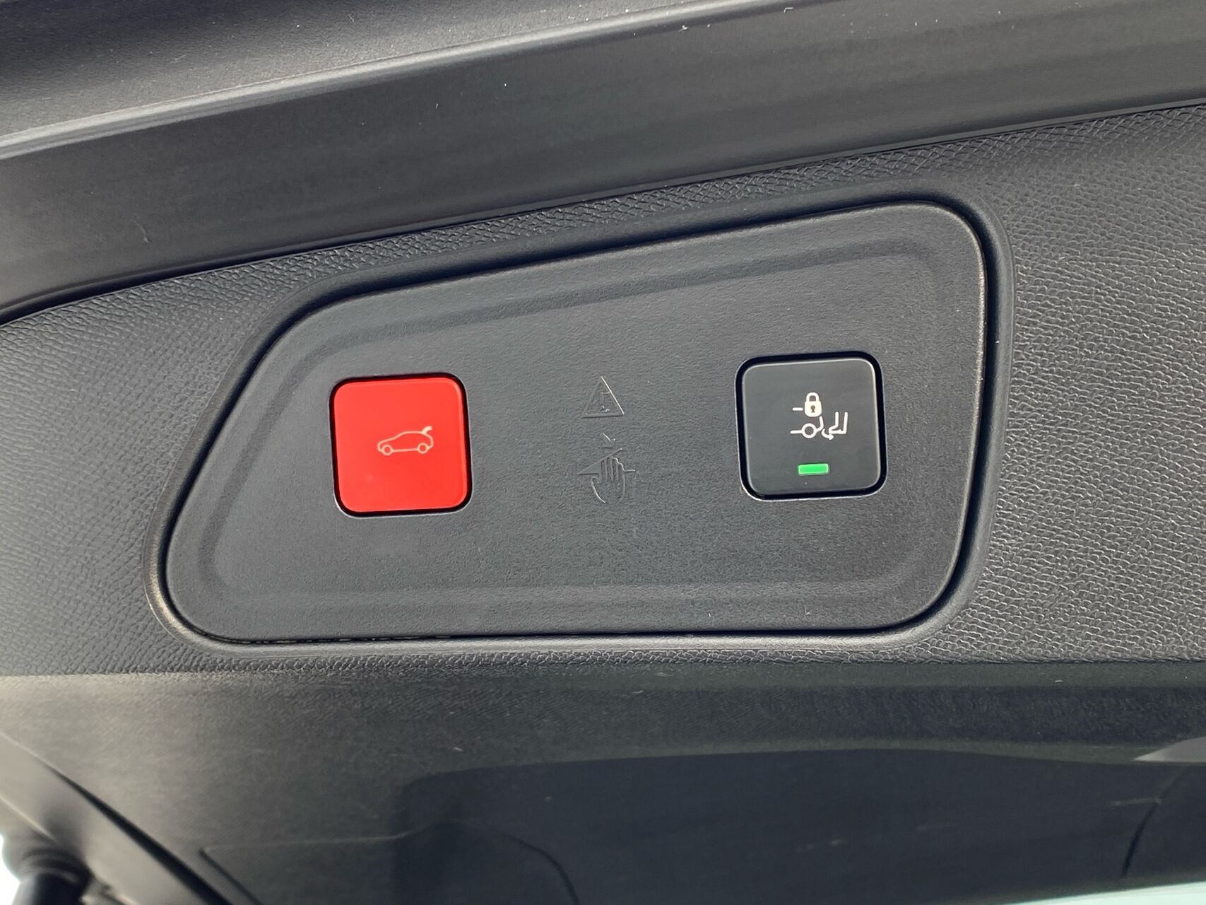 Billede af Peugeot 3008 1,6 PureTech  Plugin-hybrid Allure Pack EAT8 225HK 5d 8g Aut.