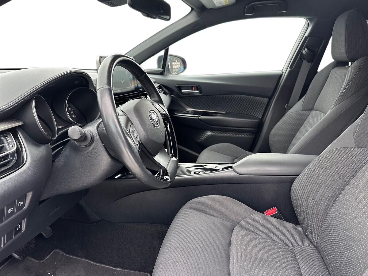 Billede af Toyota C-HR 1,8 Hybrid C-LUB Premium Selected Bi-tone Multidrive S 122HK 5d Aut.