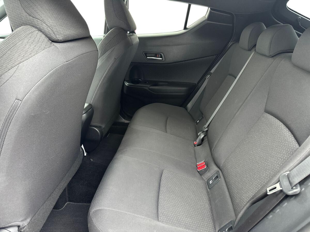 Billede af Toyota C-HR 1,8 Hybrid C-LUB Premium Selected Bi-tone Multidrive S 122HK 5d Aut.