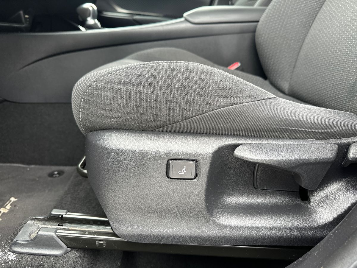 Billede af Toyota C-HR 1,8 Hybrid C-LUB Premium Selected Bi-tone Multidrive S 122HK 5d Aut.