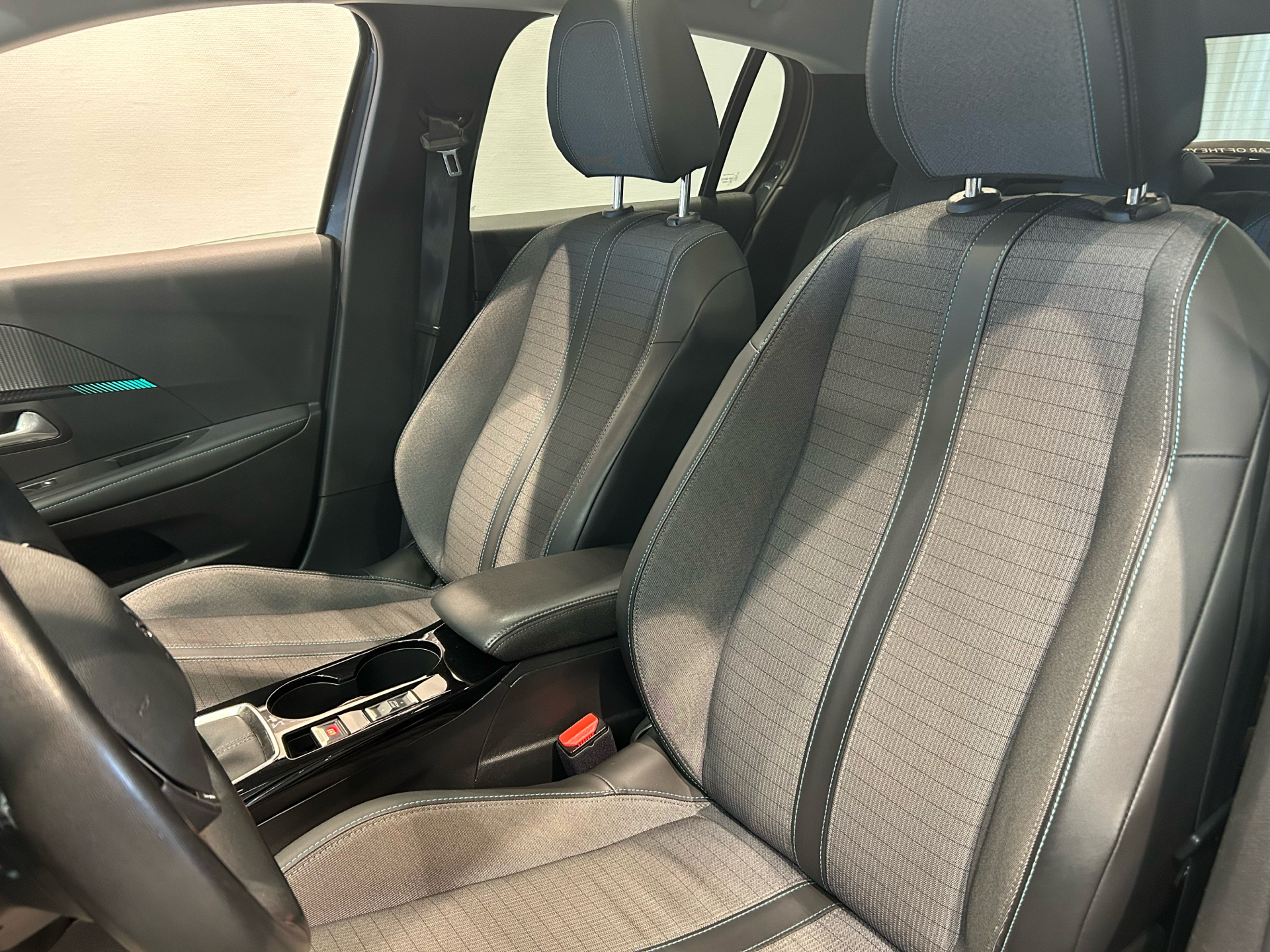 Billede af Peugeot 208 1,2 PureTech Allure Sky 100HK 5d 6g