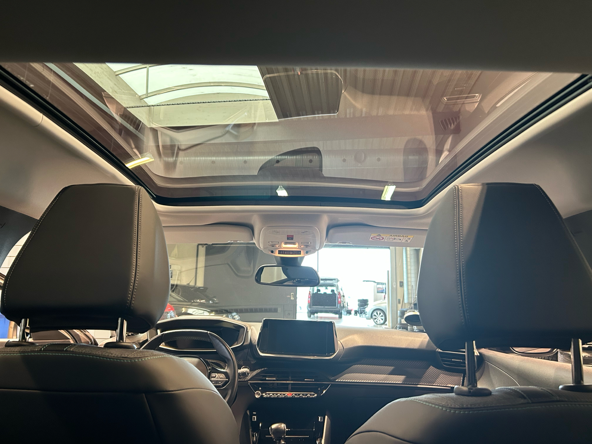 Billede af Peugeot 208 1,2 PureTech Allure Sky 100HK 5d 6g