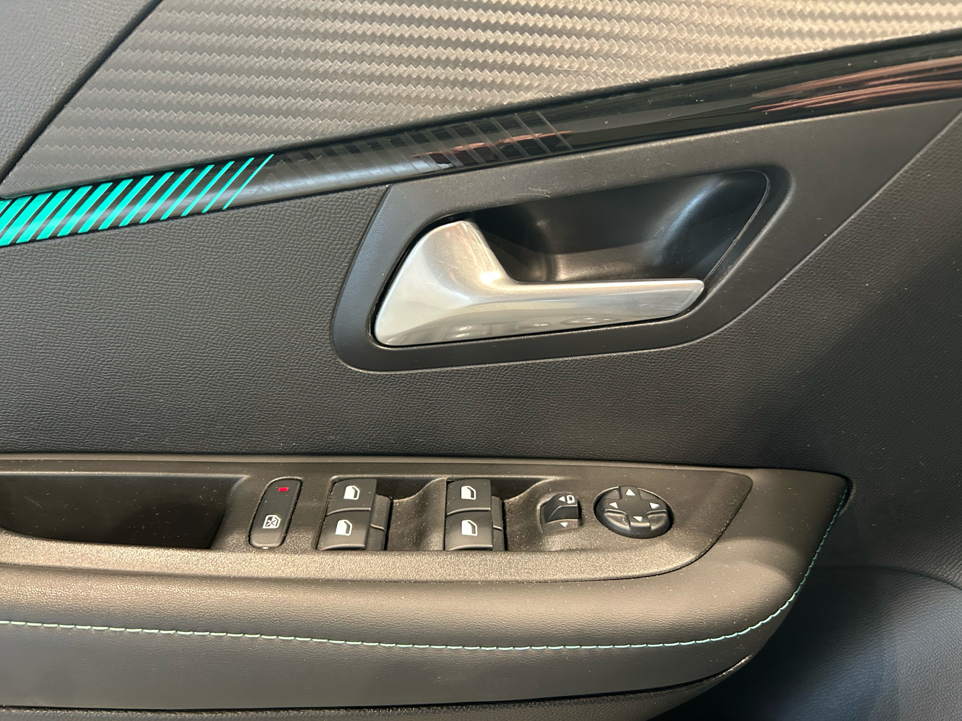 Billede af Peugeot 208 1,2 PureTech Allure Sky 100HK 5d 6g