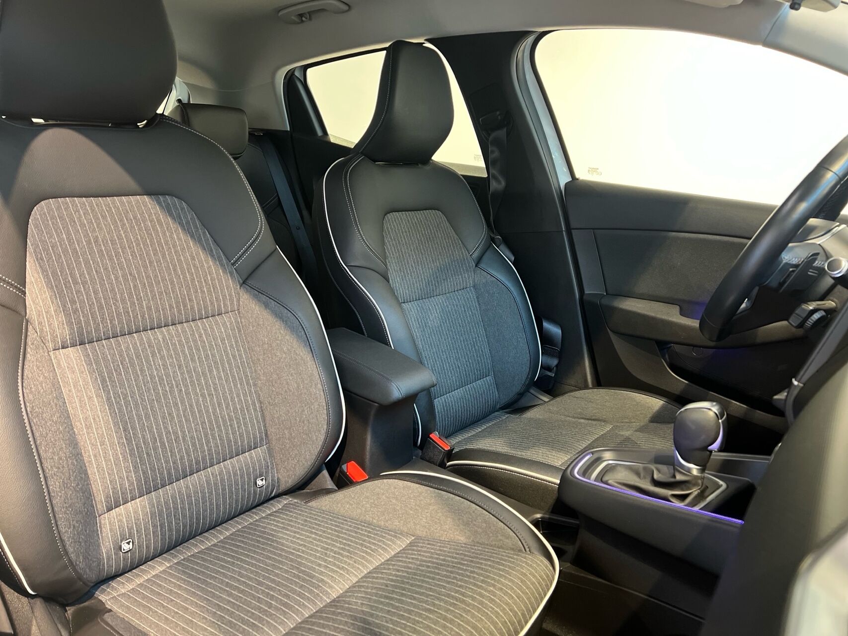 Billede af Renault Clio 1,3 TCE Intens EDC 130HK 5d 7g Aut.