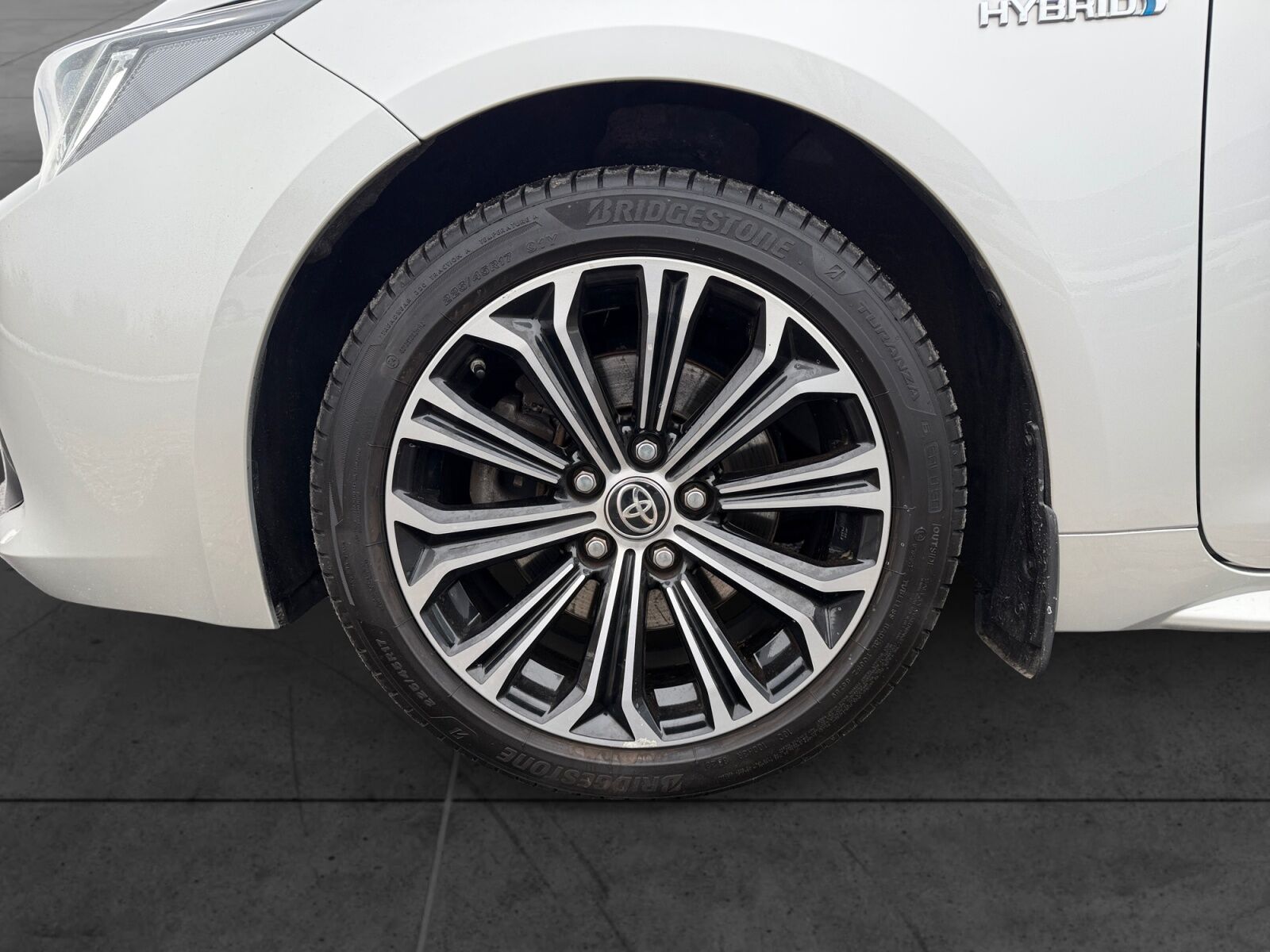 Billede af Toyota Corolla Touring Sports 2,0 Hybrid H3 Premium E-CVT 180HK Stc 6g Aut.